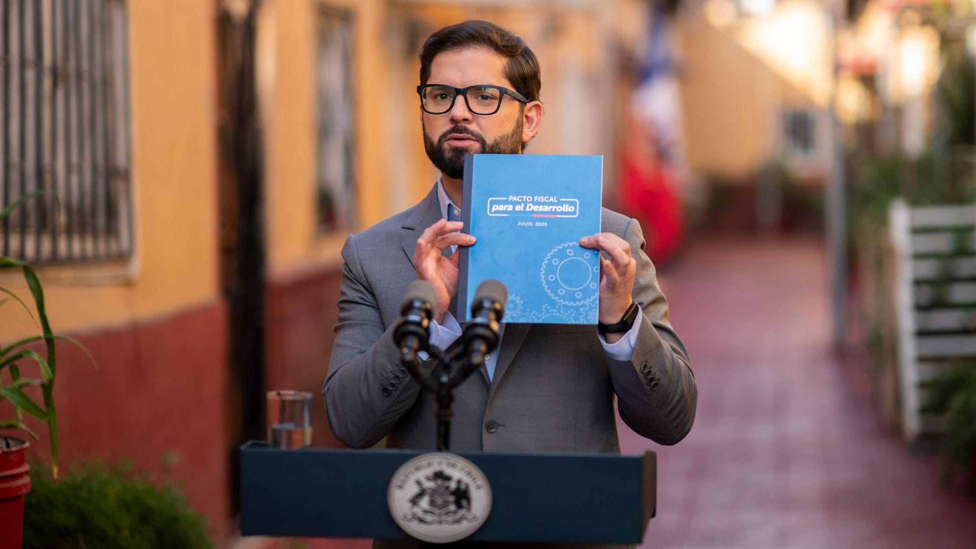 “Los inescrupulosos no tendrán facilidad para evadir”: Presidente Boric presentó pacto fiscal y llamó a “salir de la trinchera”