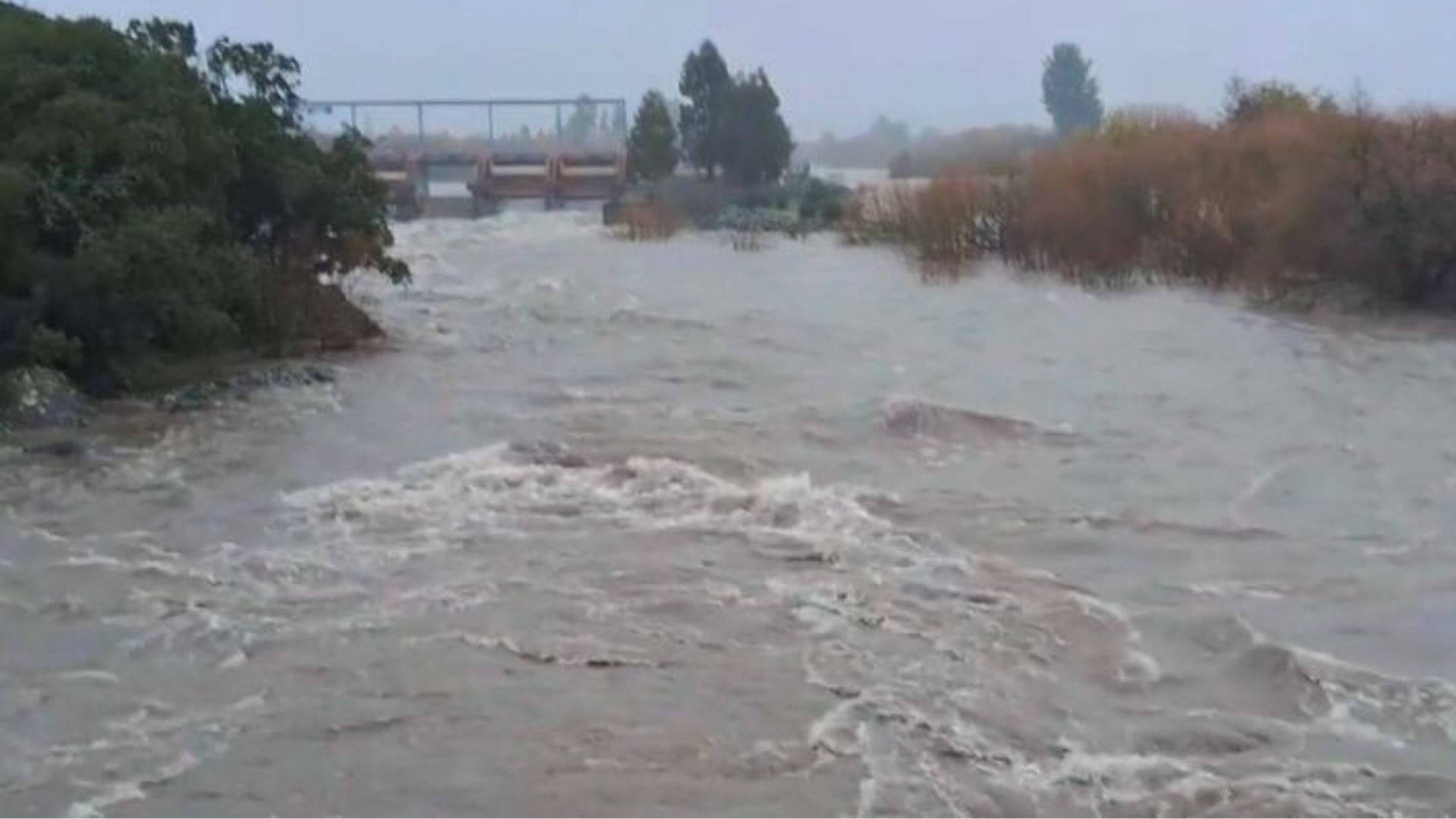 Desborde de Río Laja mantiene con Alerta Roja a cinco comunas de la Provincia del Biobío