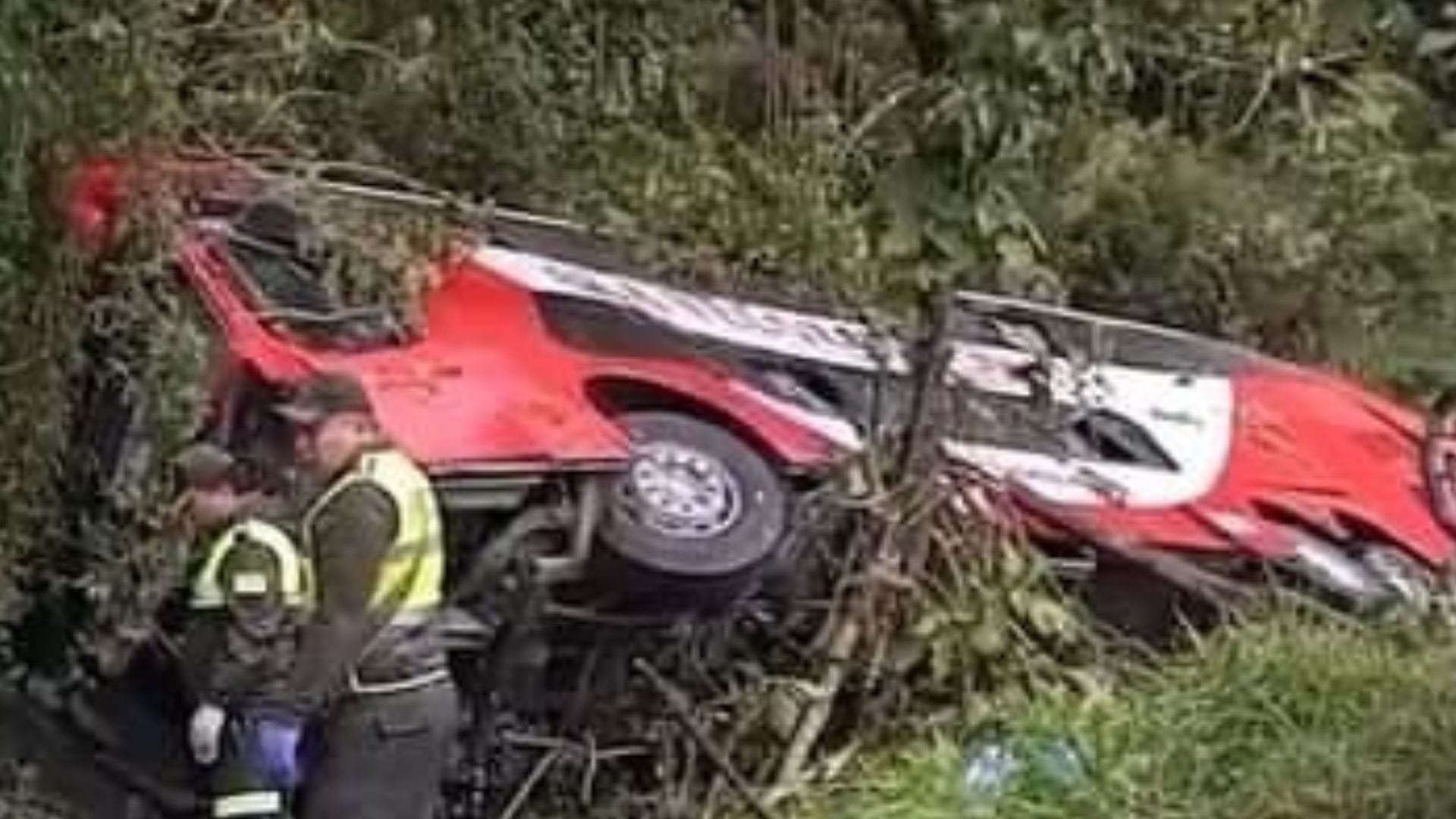 Tres de las víctimas fatales son niños: Accidente de bus dejó 20 fallecidos y 38 heridos en Bolivia