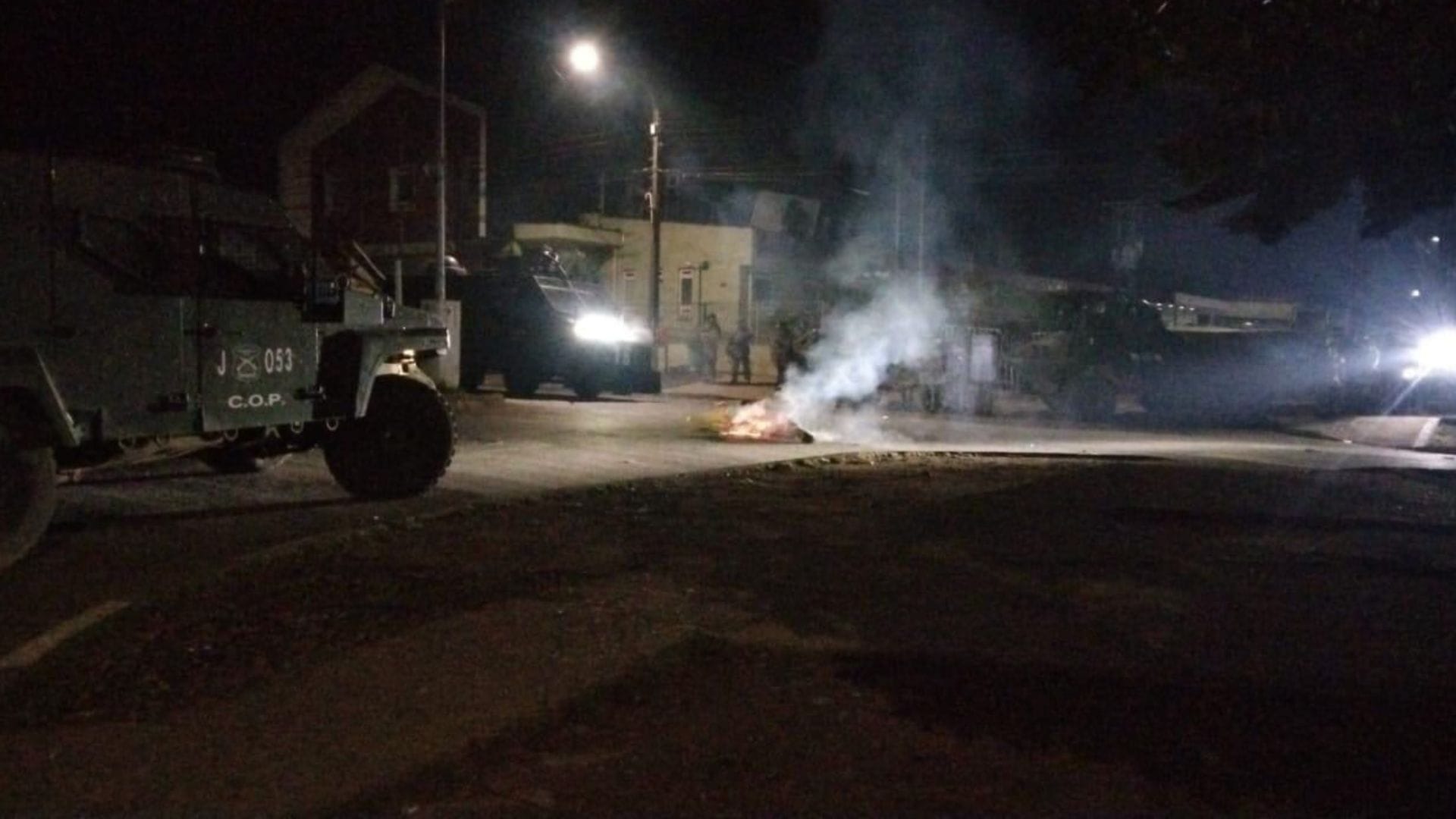 Municipalidad de Ercilla fue desalojada: Una mujer detenida tras arrojar madero encendido a Carabineros