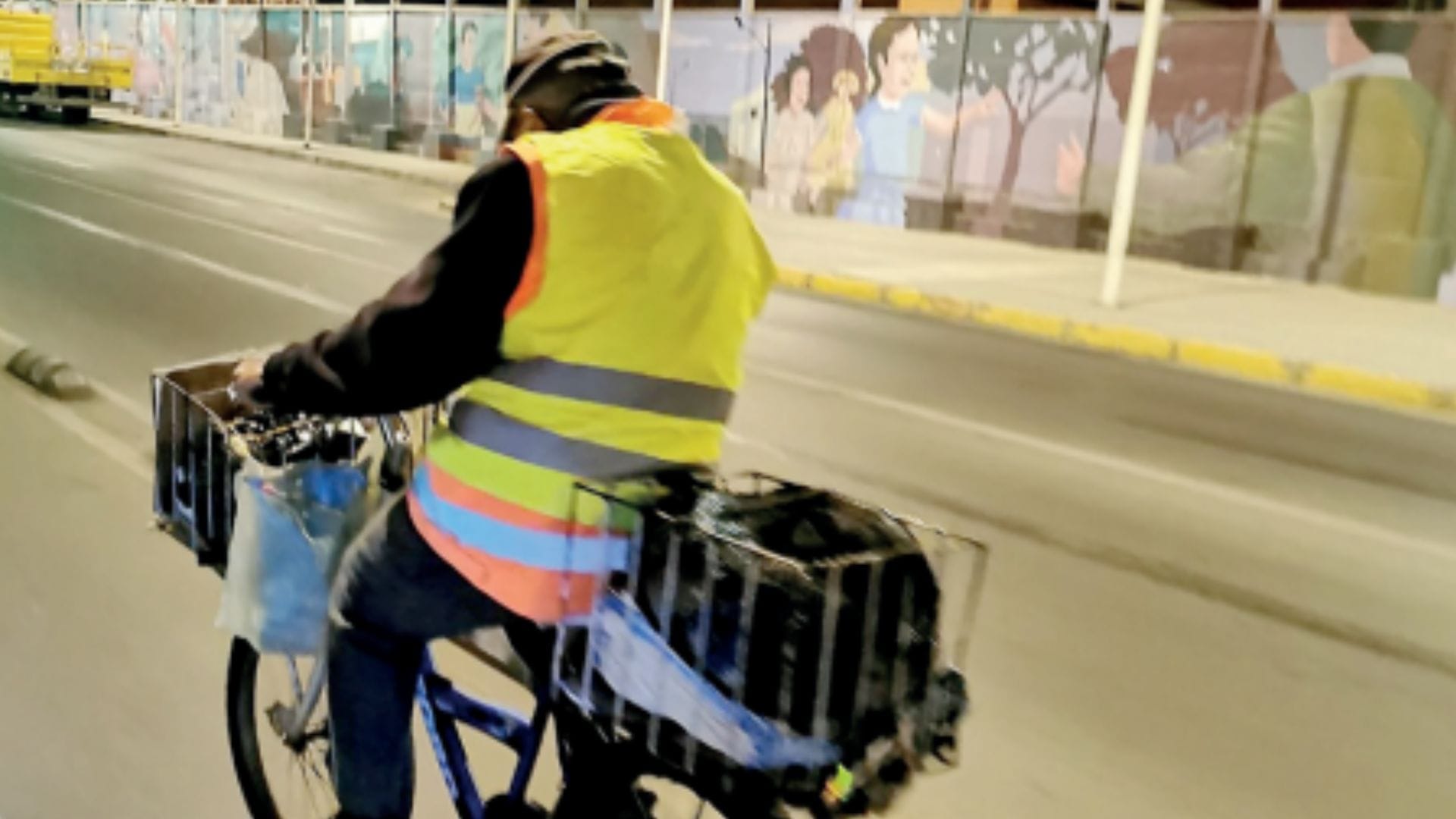 Violento asalto a adulto mayor que reparte diarios en Antofagasta: Lo golpearon y robaron su bicicleta