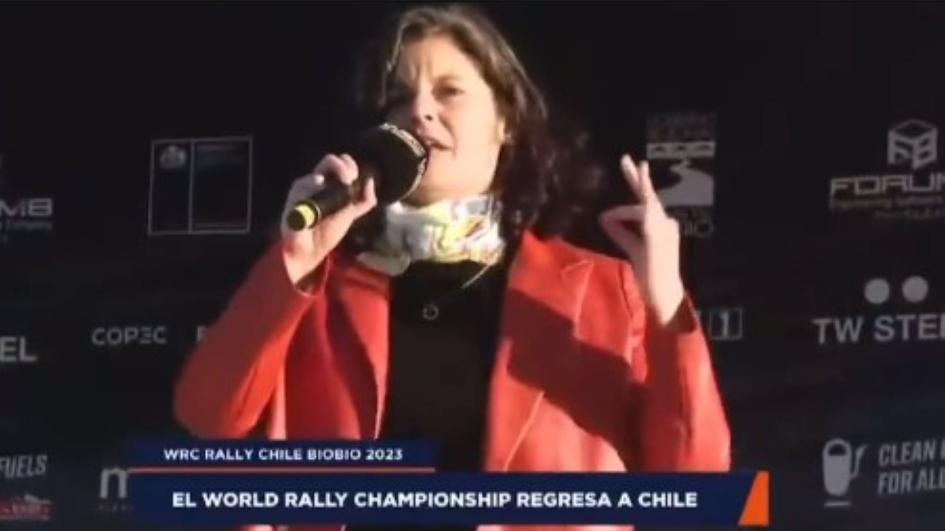 Captan monumental pifiadera tras mención de la delegada Dresdner al Presidente Boric en largada del Mundial de Rally