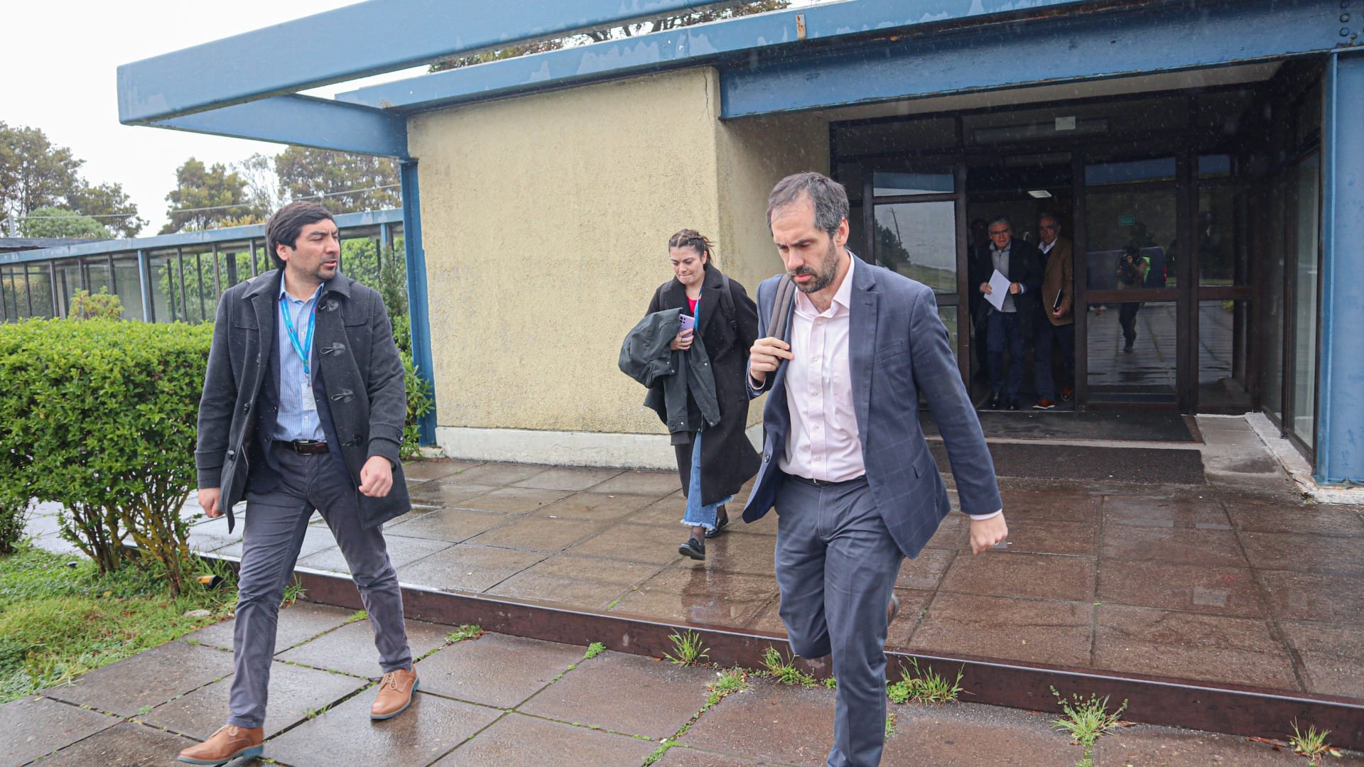 Ministro de Economía tras visitar Siderúrgica Huachipato: “Tenemos que hacer lo posible para que no cierre”