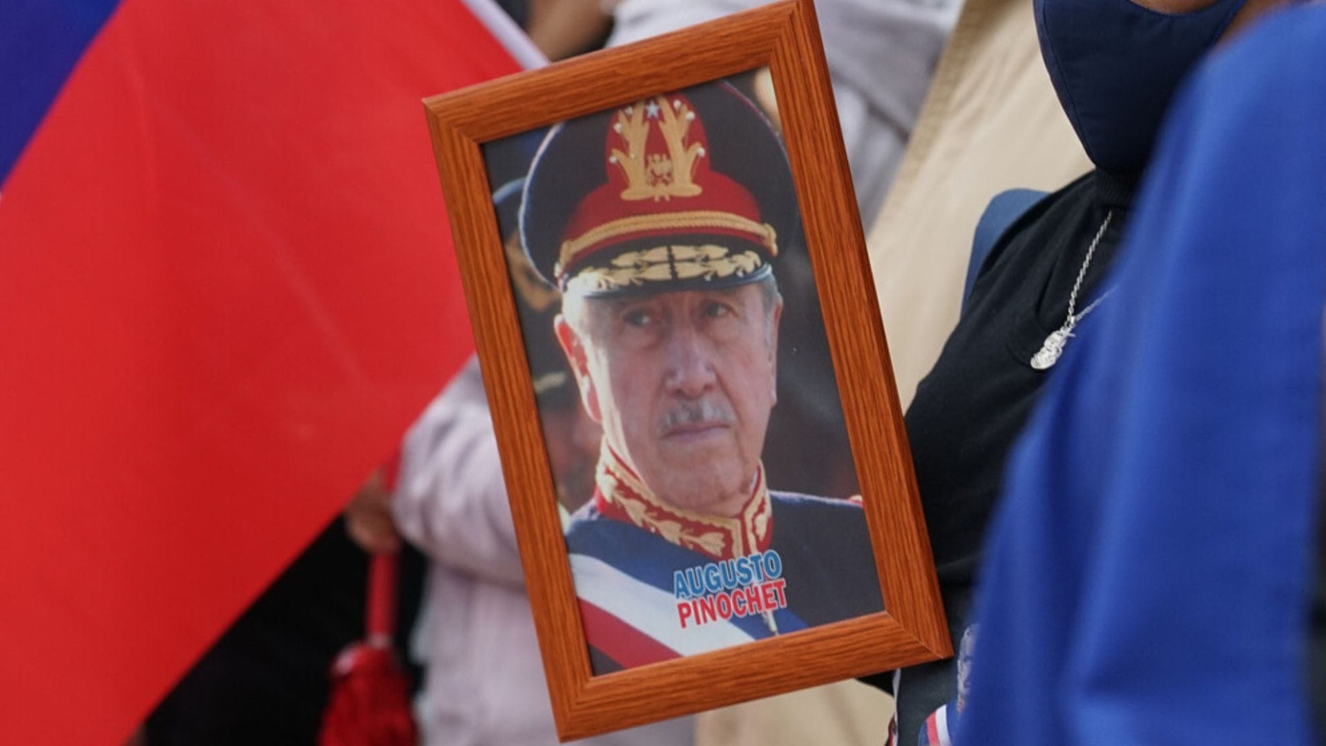 España retirará la “Gran Cruz al Mérito Militar” que se le otorgó a Augusto Pinochet