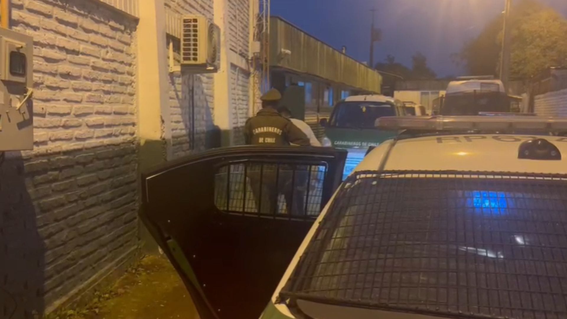 Turba realizó alunizaje y disparó al aire para robar en centro comercial de Maipú: Seguimiento dejó cuatro detenidos