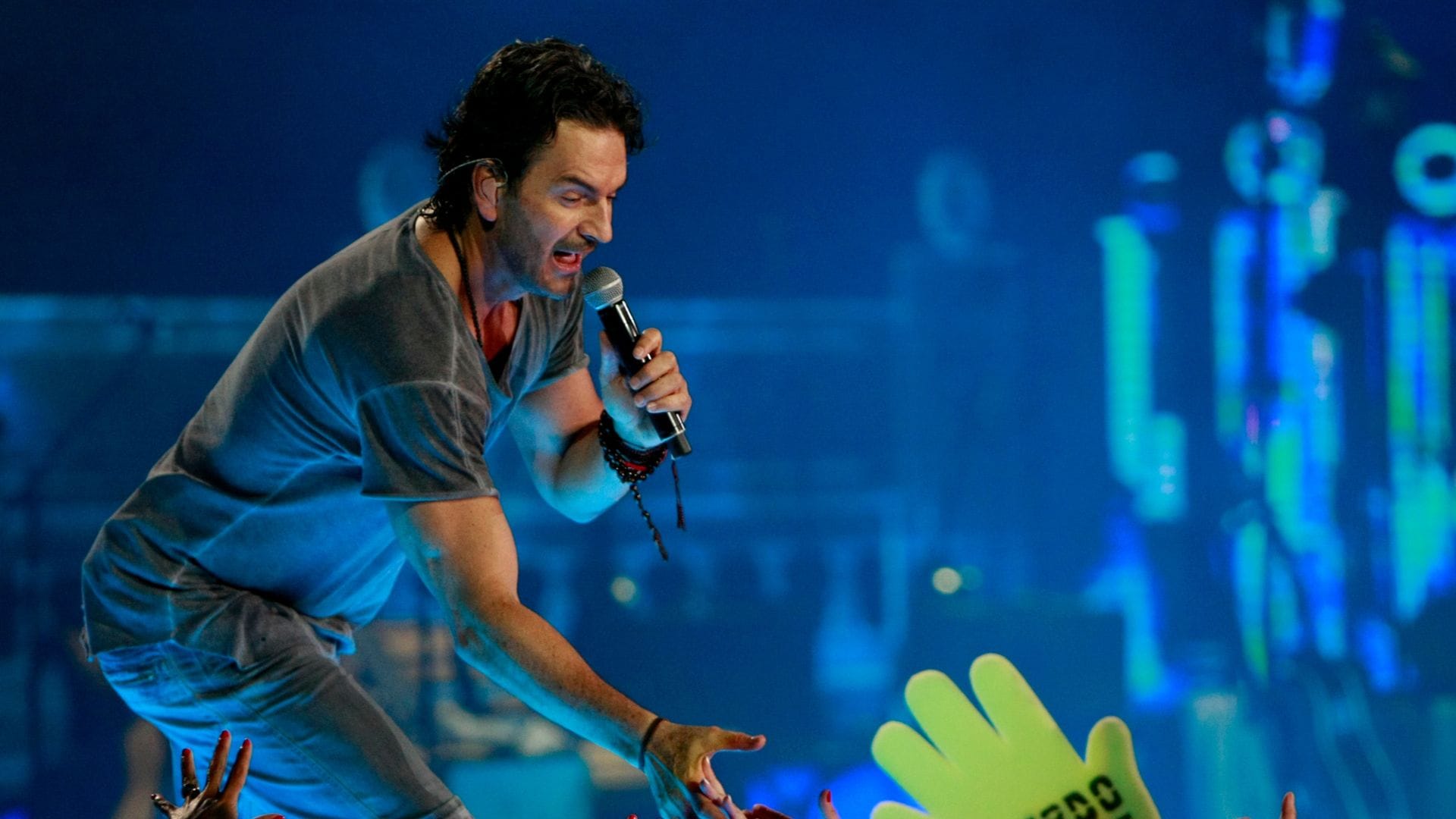 Alarma para las “Arjona Lovers”: Suspenden conciertos de Ricardo Arjona en Chile
