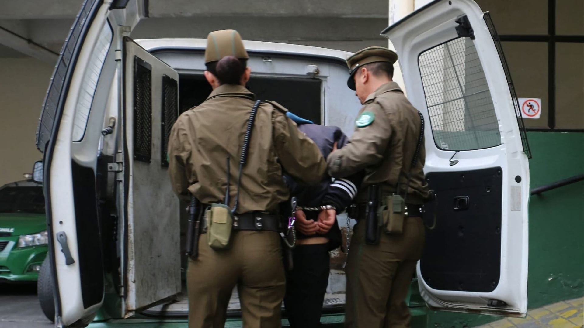 Detienen a adolescente que fue sorprendido portando una granada en fonda de Alto Hospicio