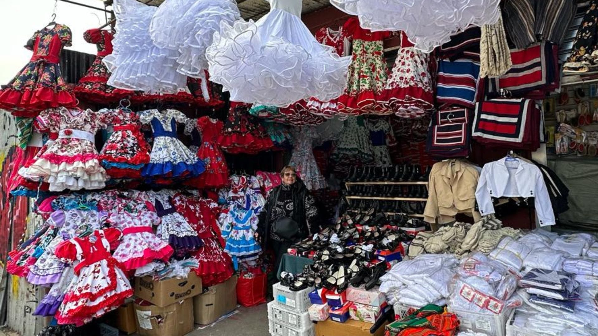 Ropa de Fiestas Patrias en Concepción: El local con vestidos de cueca que ”dan suerte”