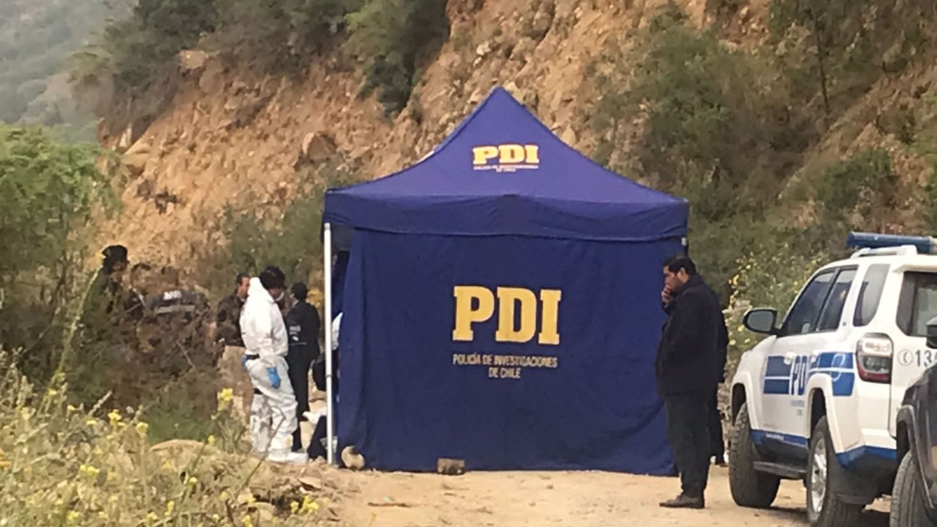 Hallan cuerpo con herida de bala en la cabeza en plena ribera del río Mapocho