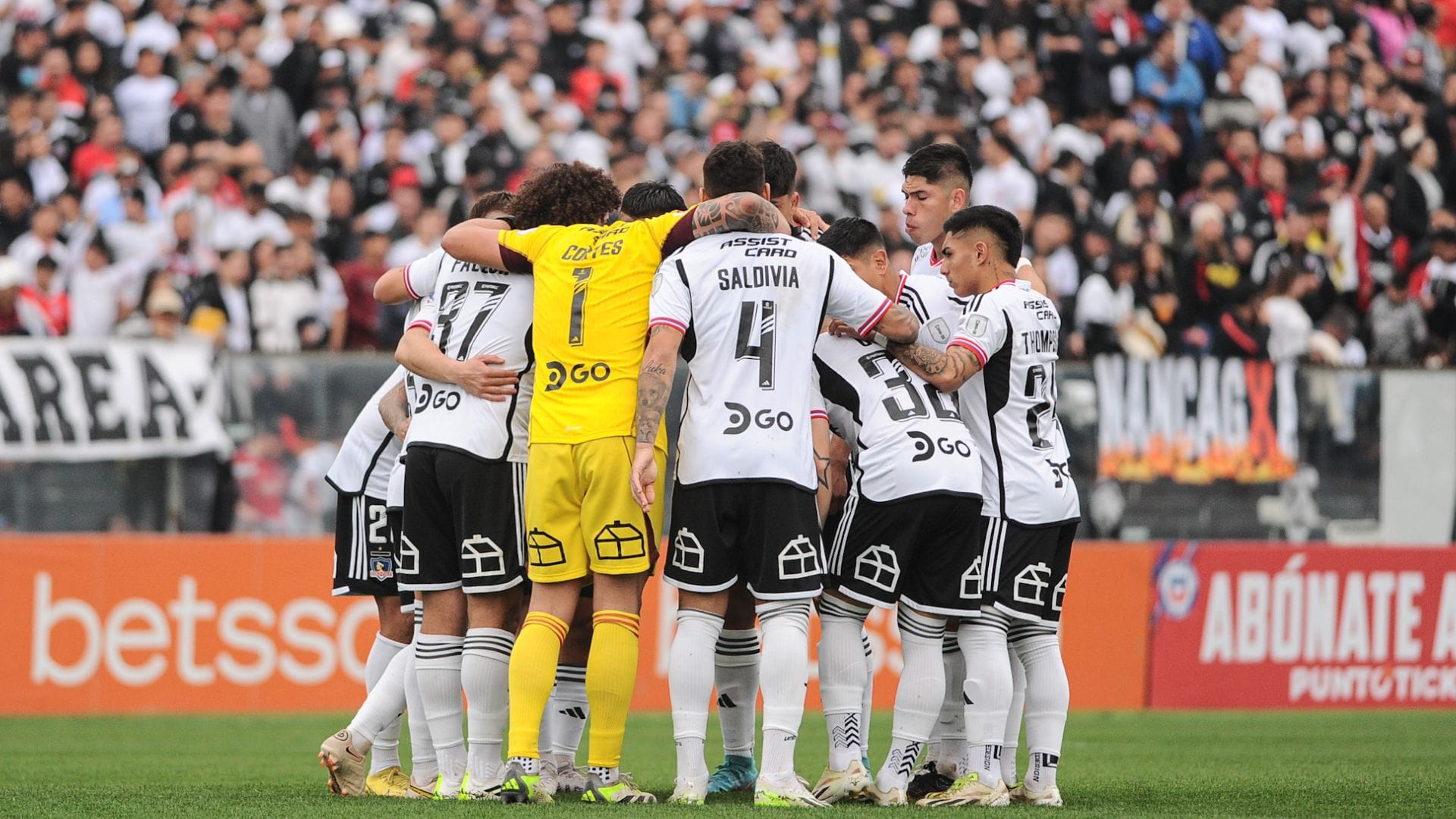 La improvisada formación que preparó Colo Colo antes del Superclásico
