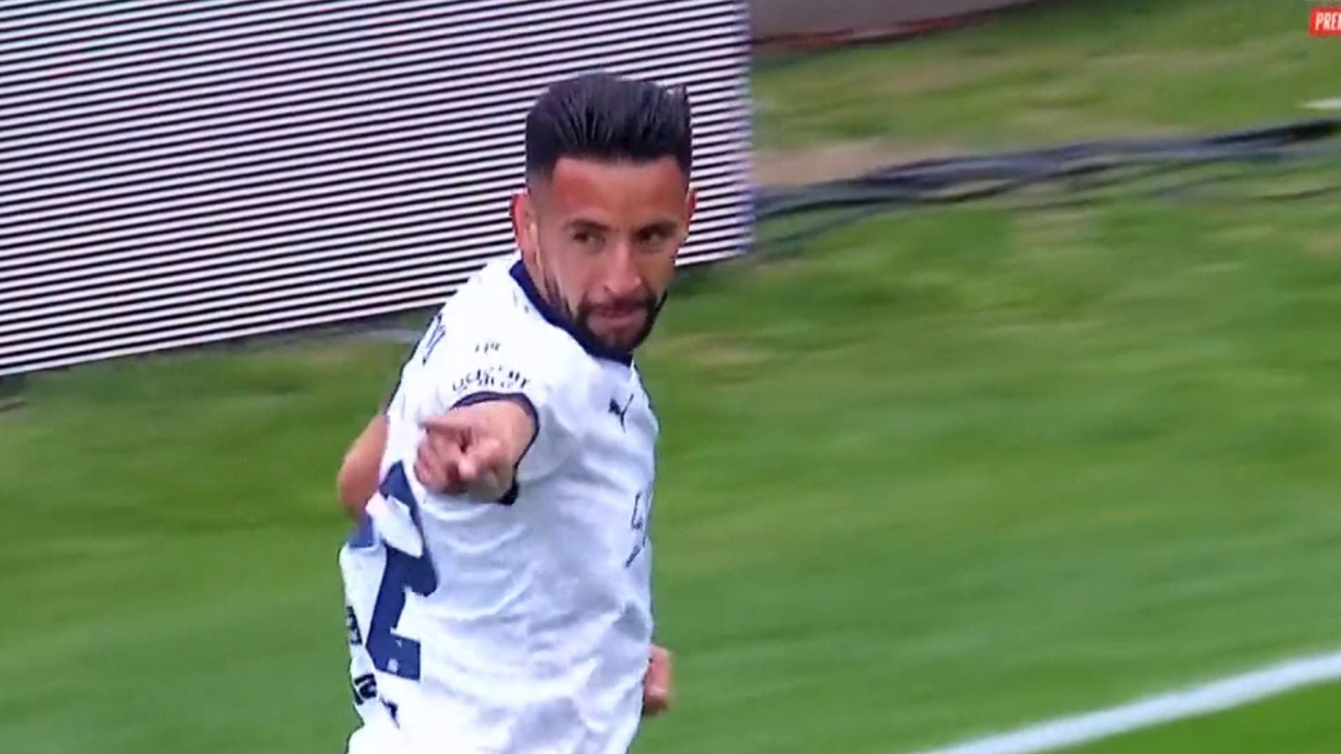 Golazo del Huaso Isla: El chileno convirtió su primer gol con la camiseta de Independiente