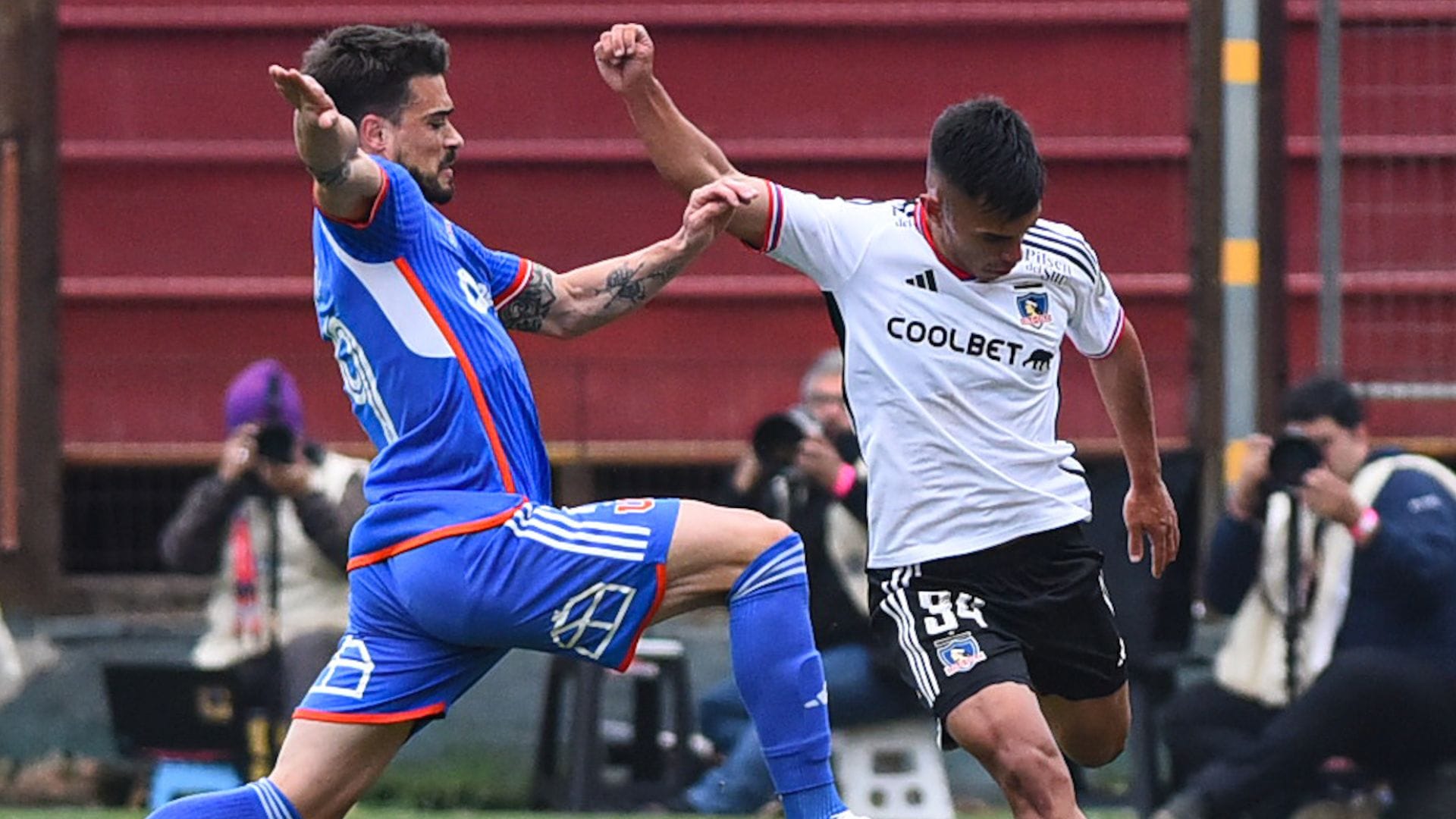 Igualado en el marcador: La U y Colo Colo terminan empatados en la primera parte