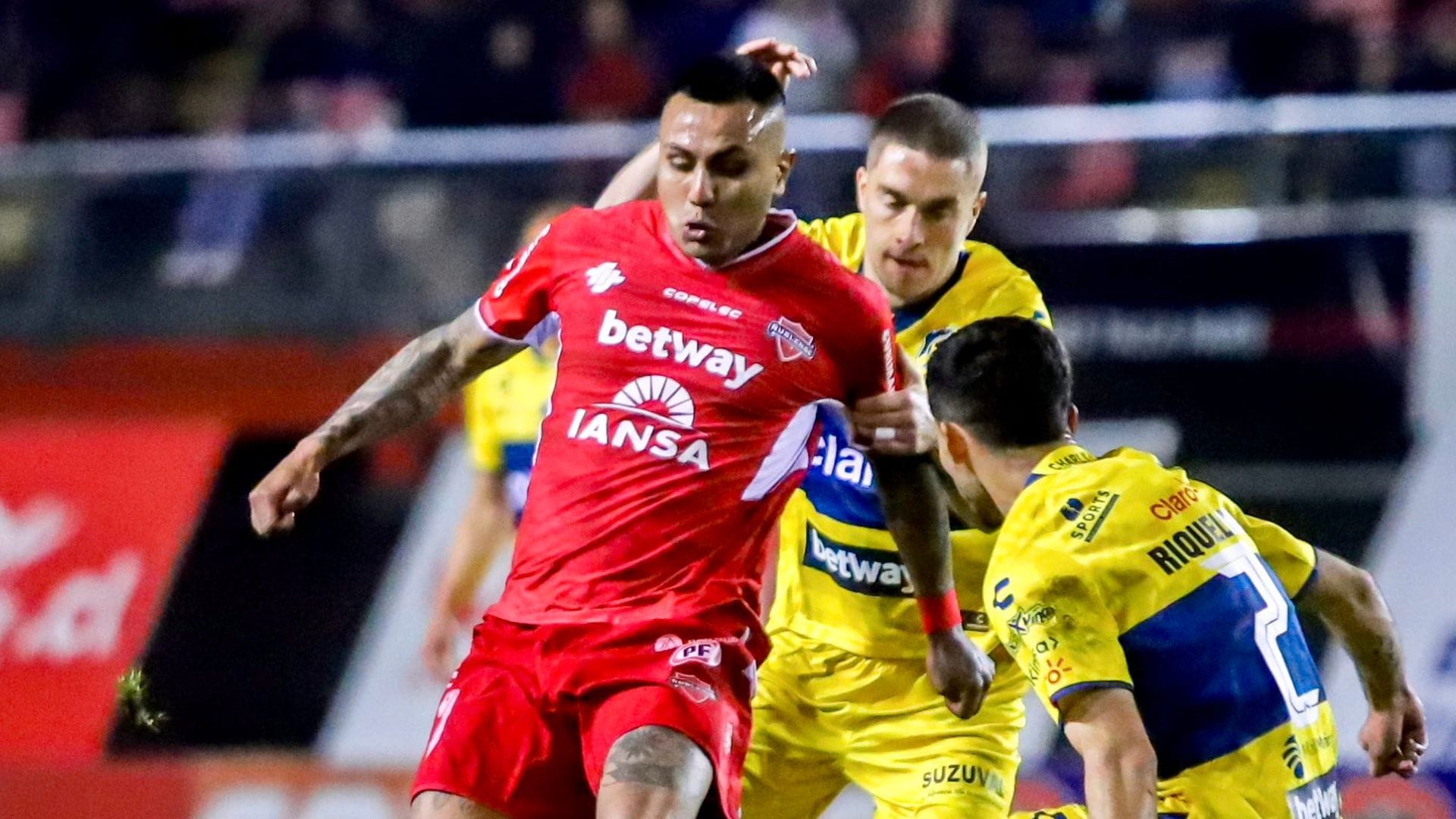 Ñublense da el golpe como local y venció al sólido Everton