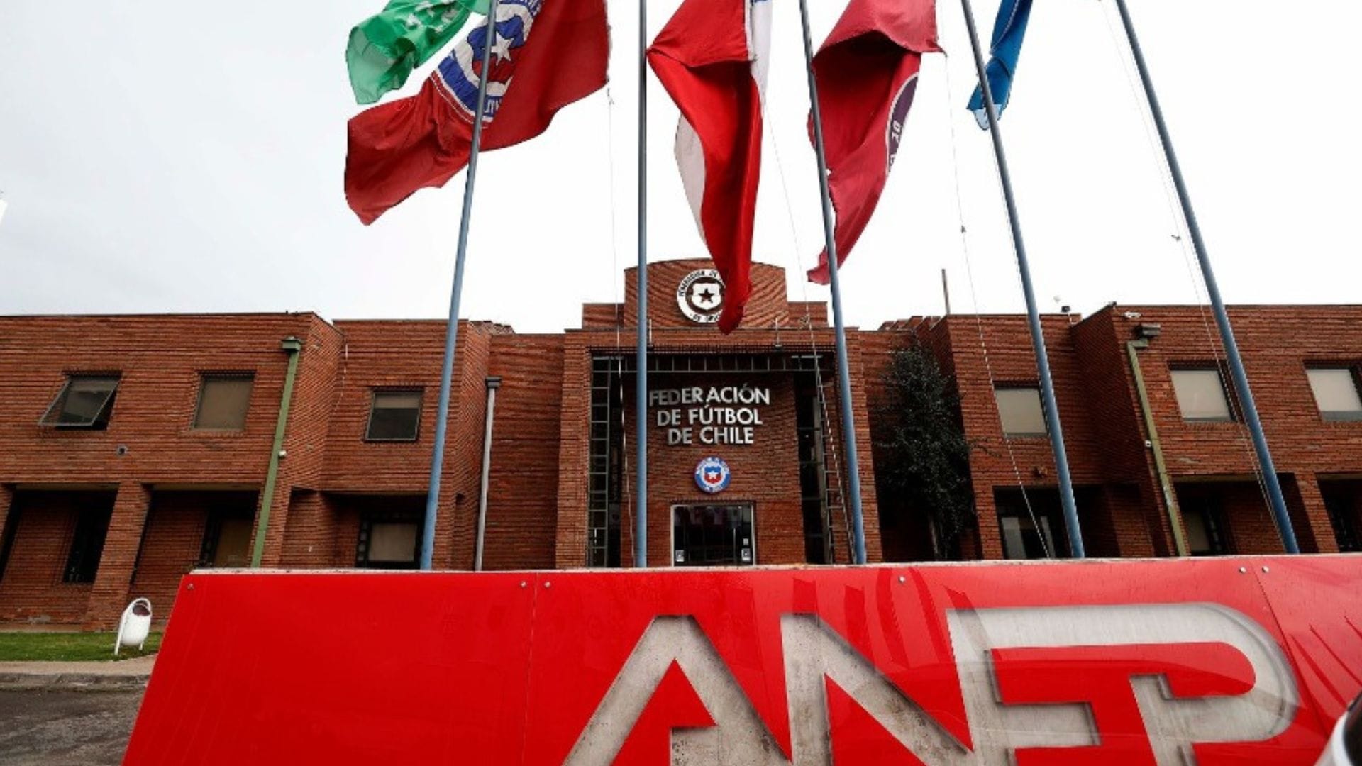 La ANFP no da su brazo a torcer y defiende su vínculo con las casas de apuesta