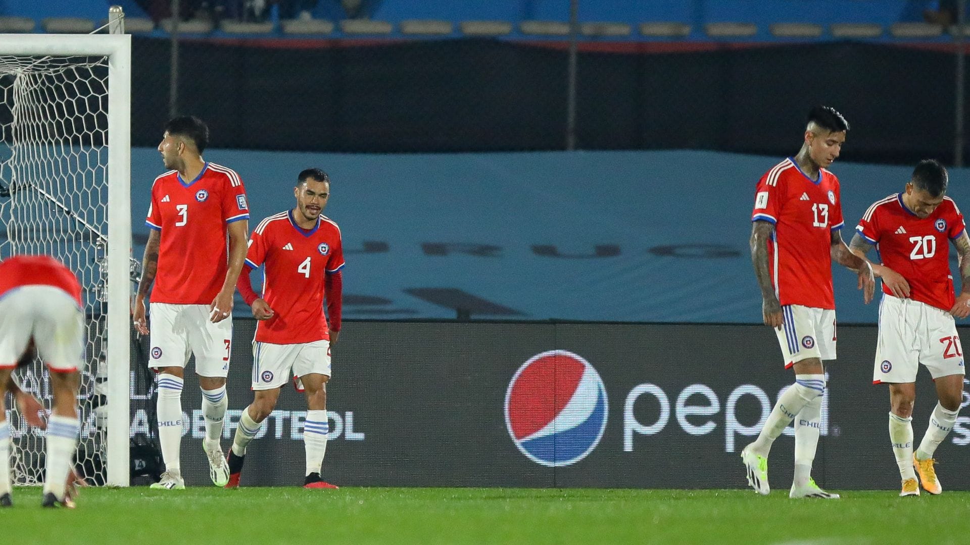 Balde de agua fría para la Roja: Chile se va al descanso perdiendo por dos a cero ante Uruguay