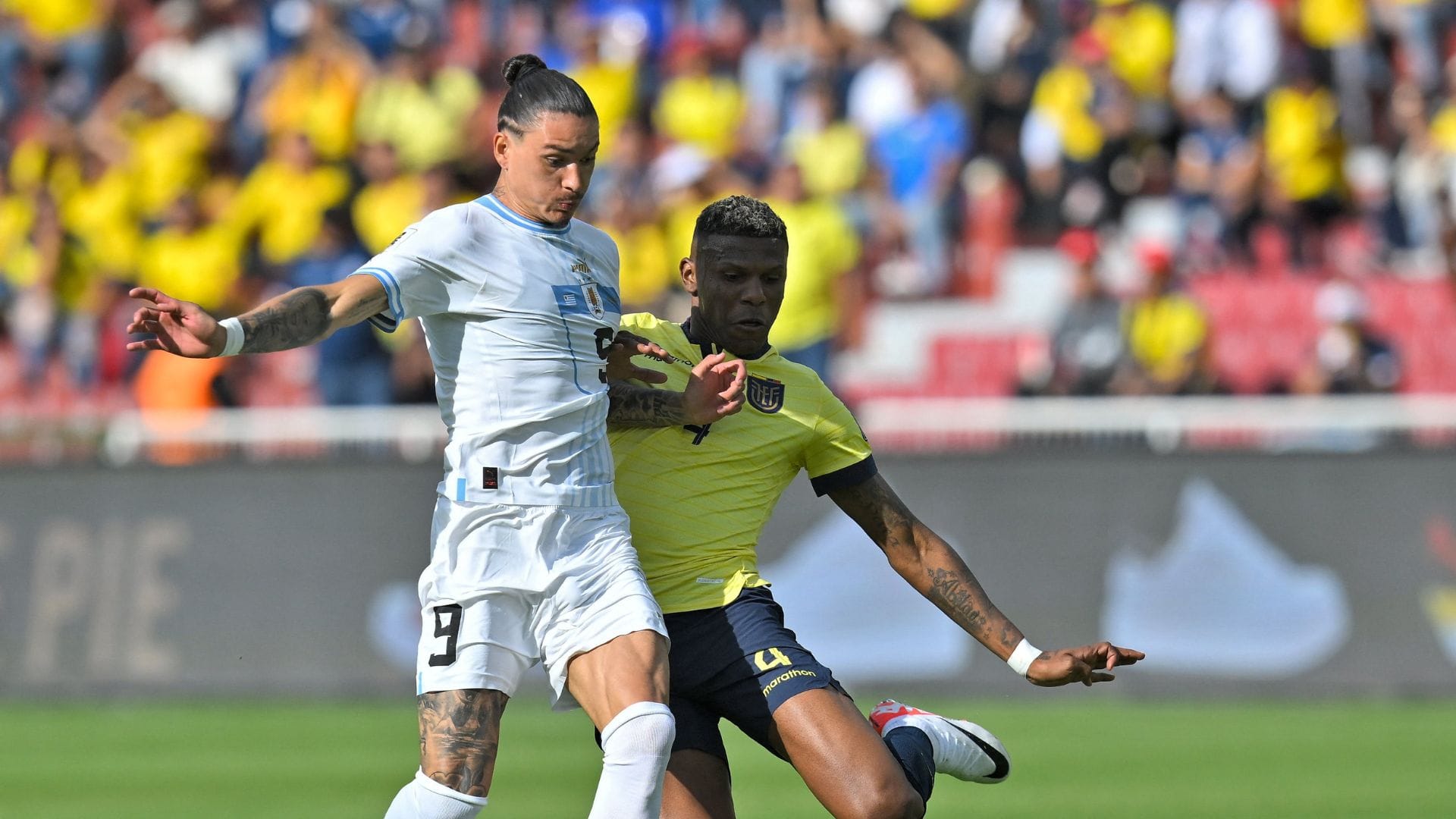 Con la primera polémica de la fecha: Ecuador derrotó a Uruguay como local