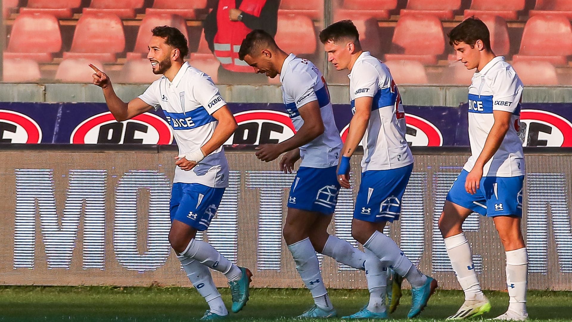 La Universidad Católica ganó con lo justo ante un Magallanes que peleó con uno menos