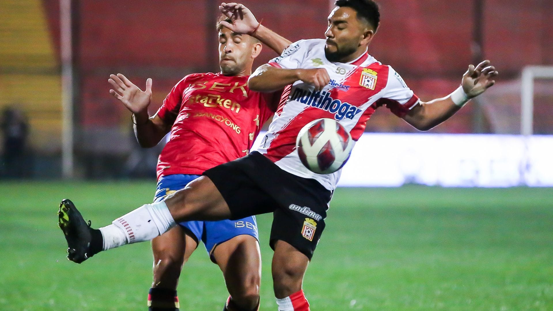 Curicó Unido rescató un empate agónico como visitante versus la Unión Española
