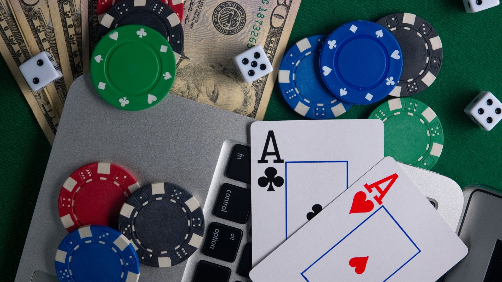 Cómo jugar al póker online: Tips para jugar como un profesional