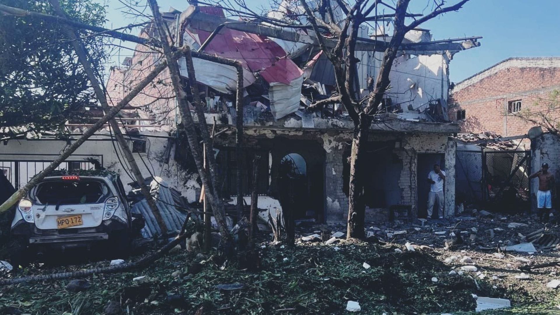Carro bomba explotó en cercanías de una estación policial dejando 5 heridos en Colombia