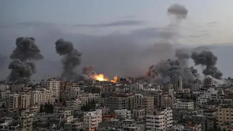 Suben a 1.300 los muertos en Israel y a 1.203 los palestinos en Gaza
