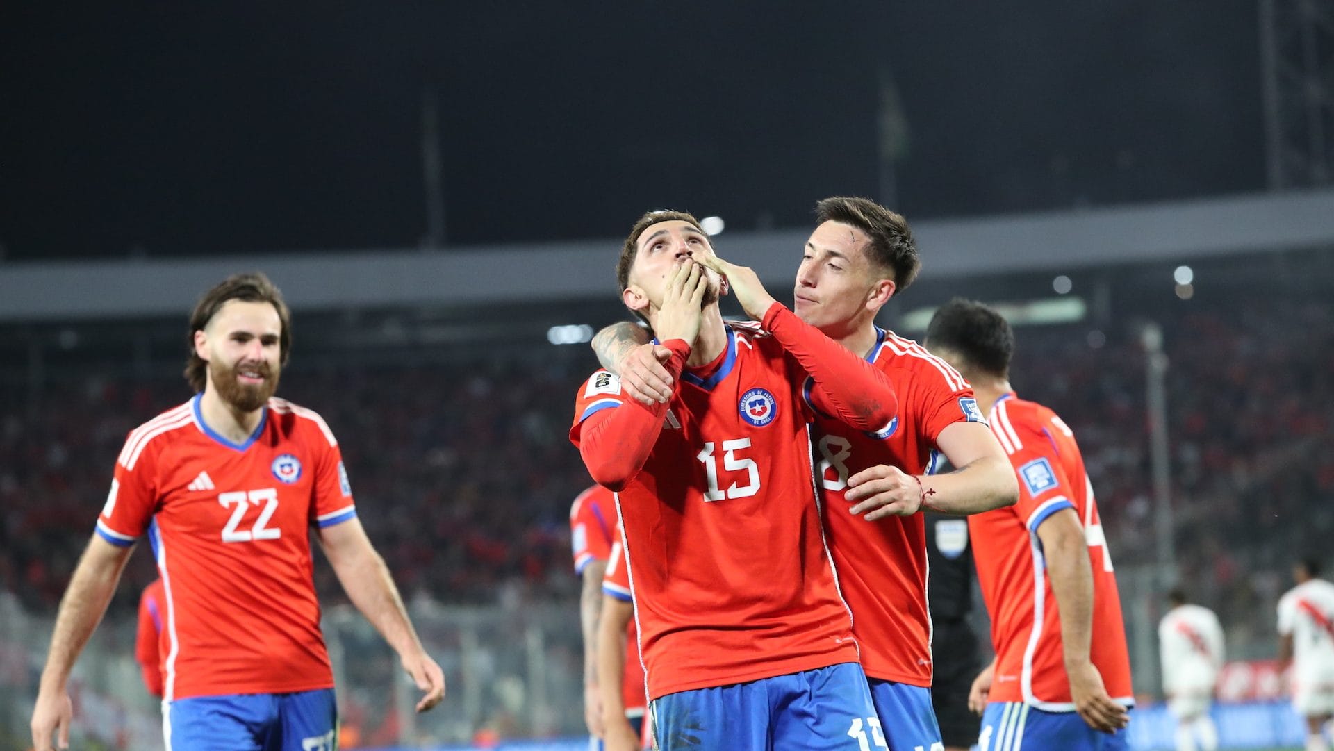 Diego Valdés al fin es el héroe de la Selección Chilena y resalta su gran momento