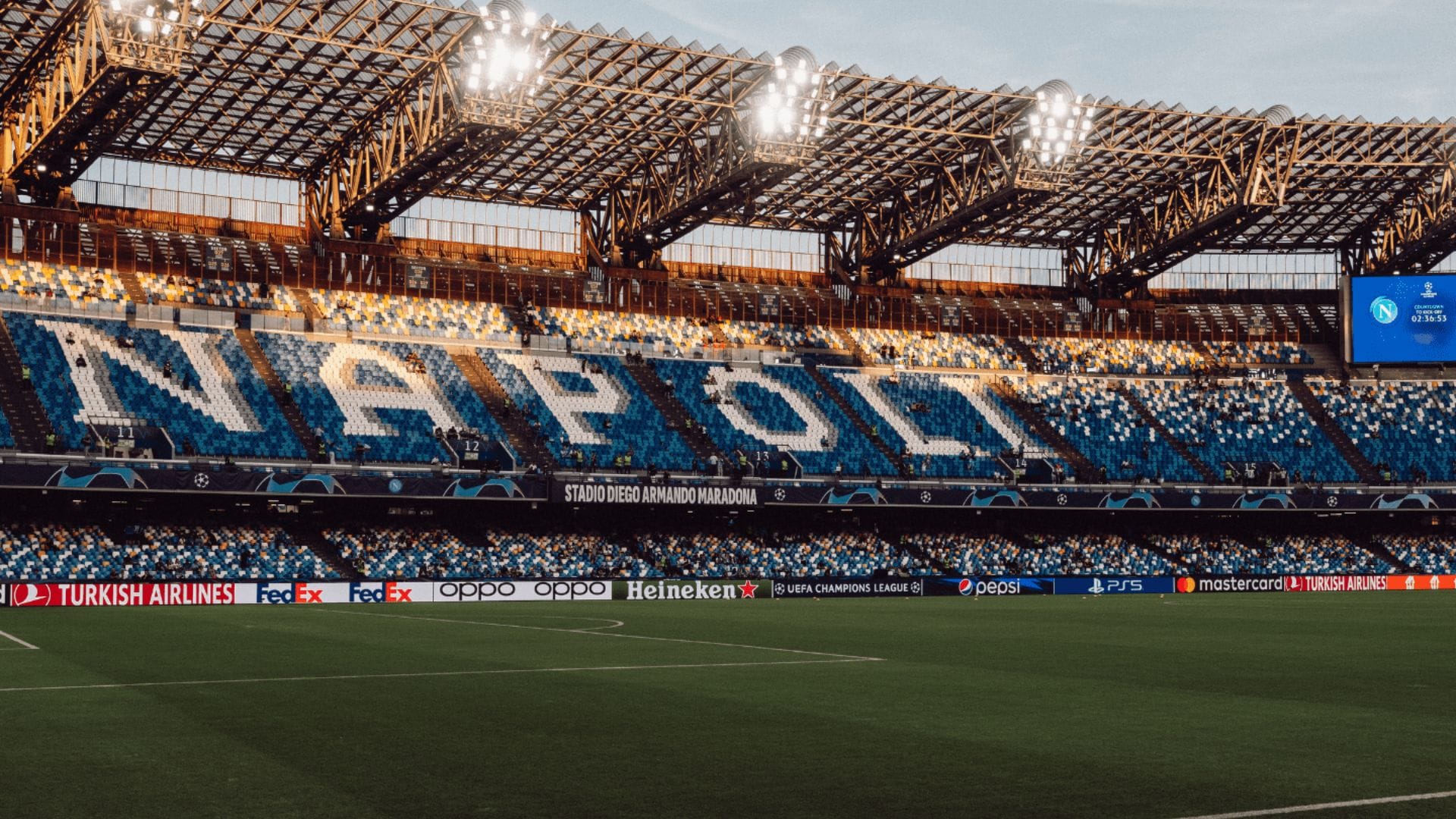 Habría caído al vacío: Hallan muerto a hincha del Napoli en el estadio tras partido ante Milan