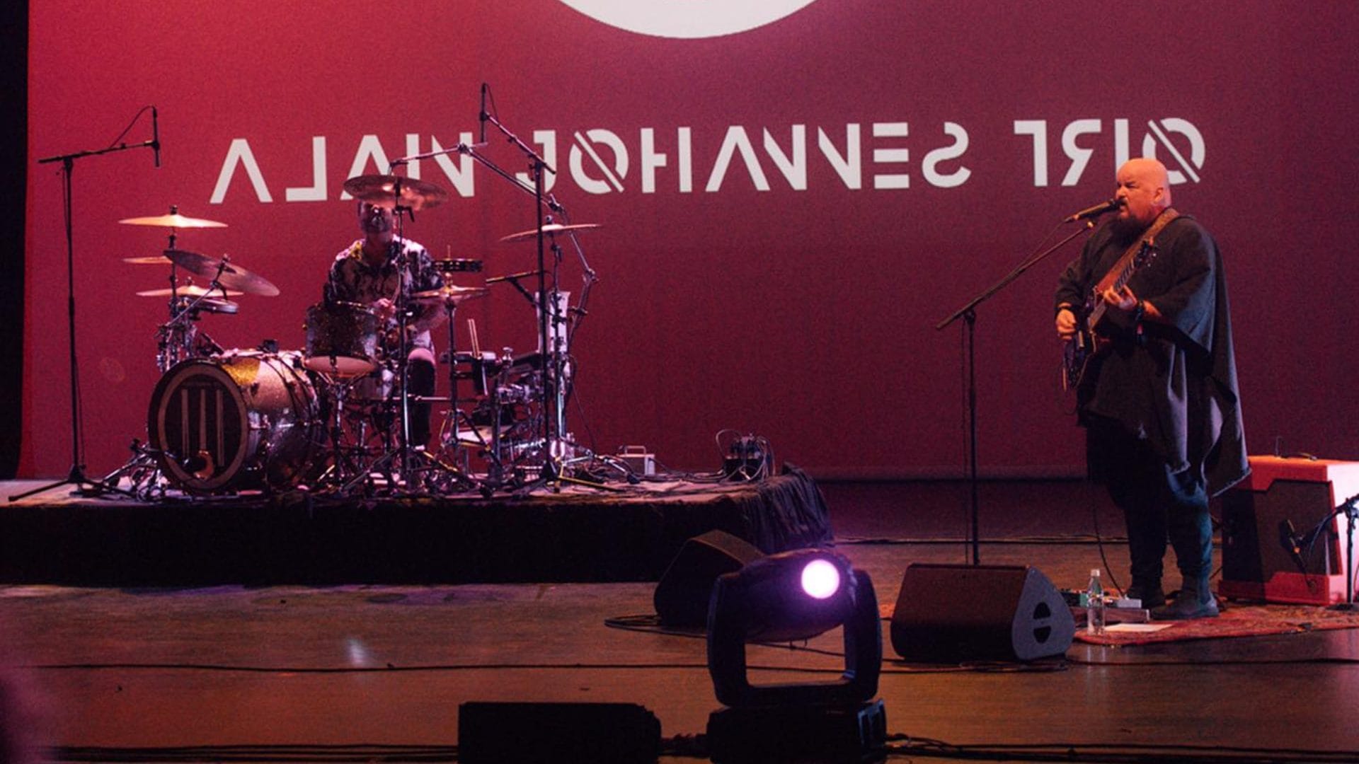 Alain Johannes Trio cierra la primera jornada del Teatro Regional en un acontecido REC 2023