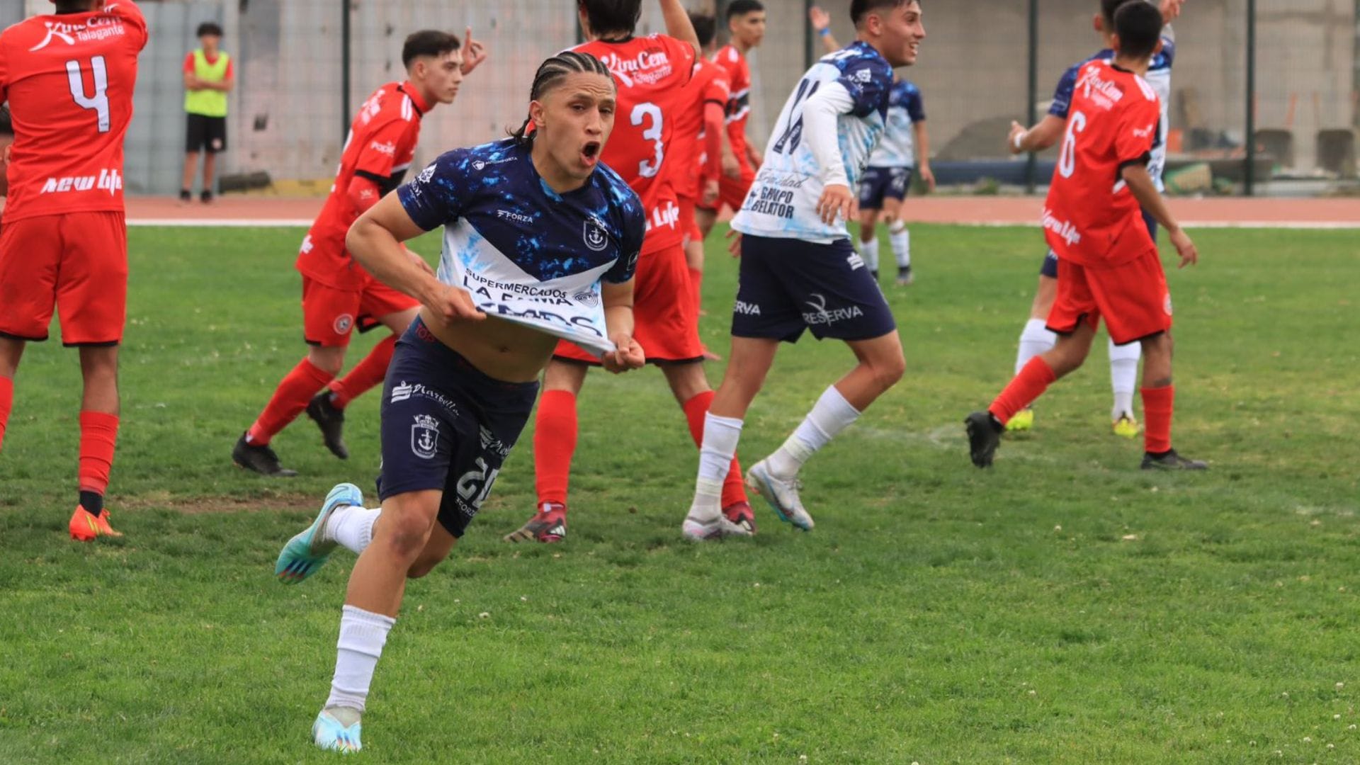 Naval celebró un importante triunfo como visitante en la liguilla de la Tercera B