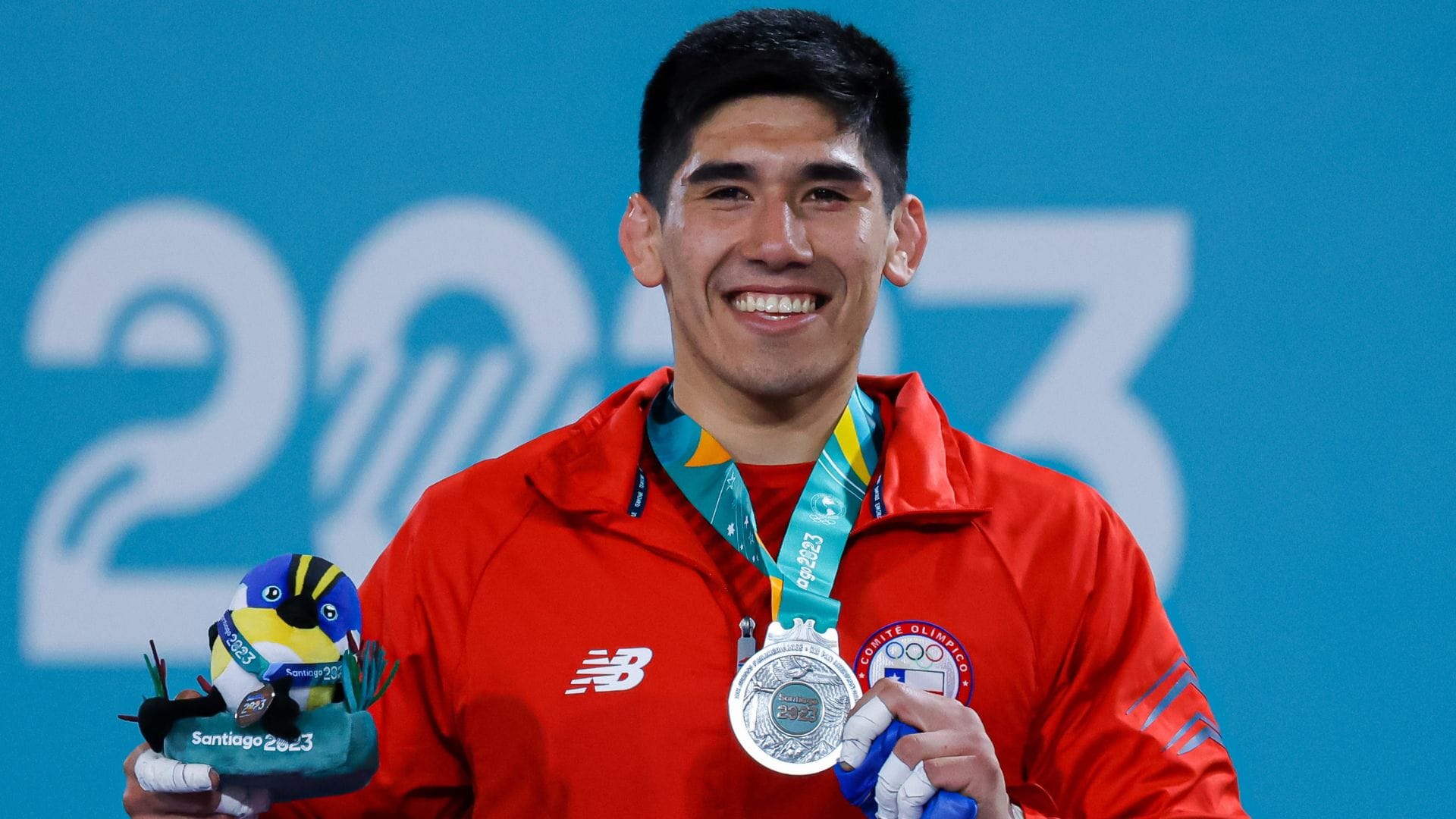 Jorge Pérez dio una gran batalla pero sucumbió ante el favorito y se colgó la medalla de plata