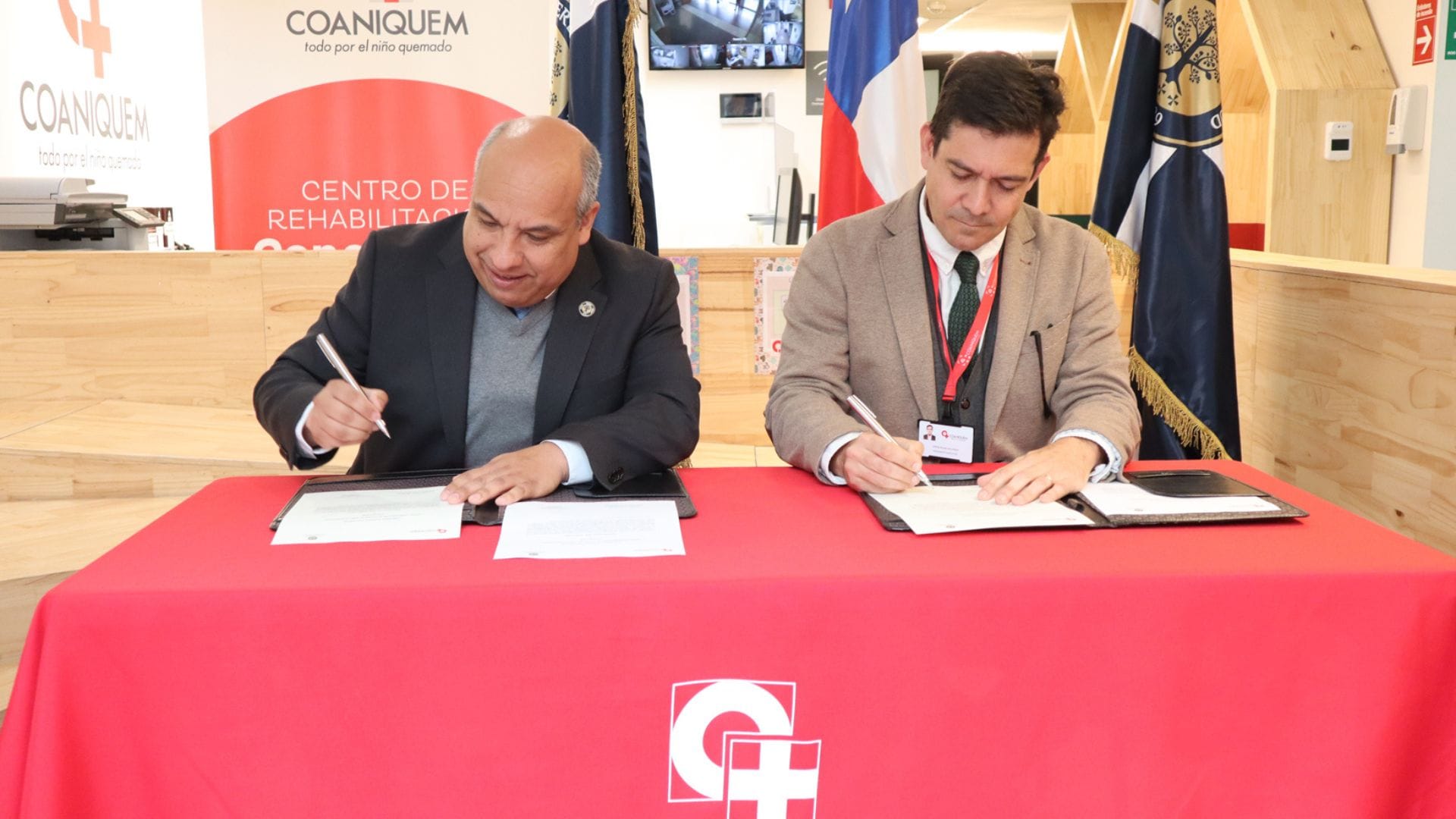 USS y Coaniquem firman convenio para mejorar la rehabilitación de niños con quemaduras