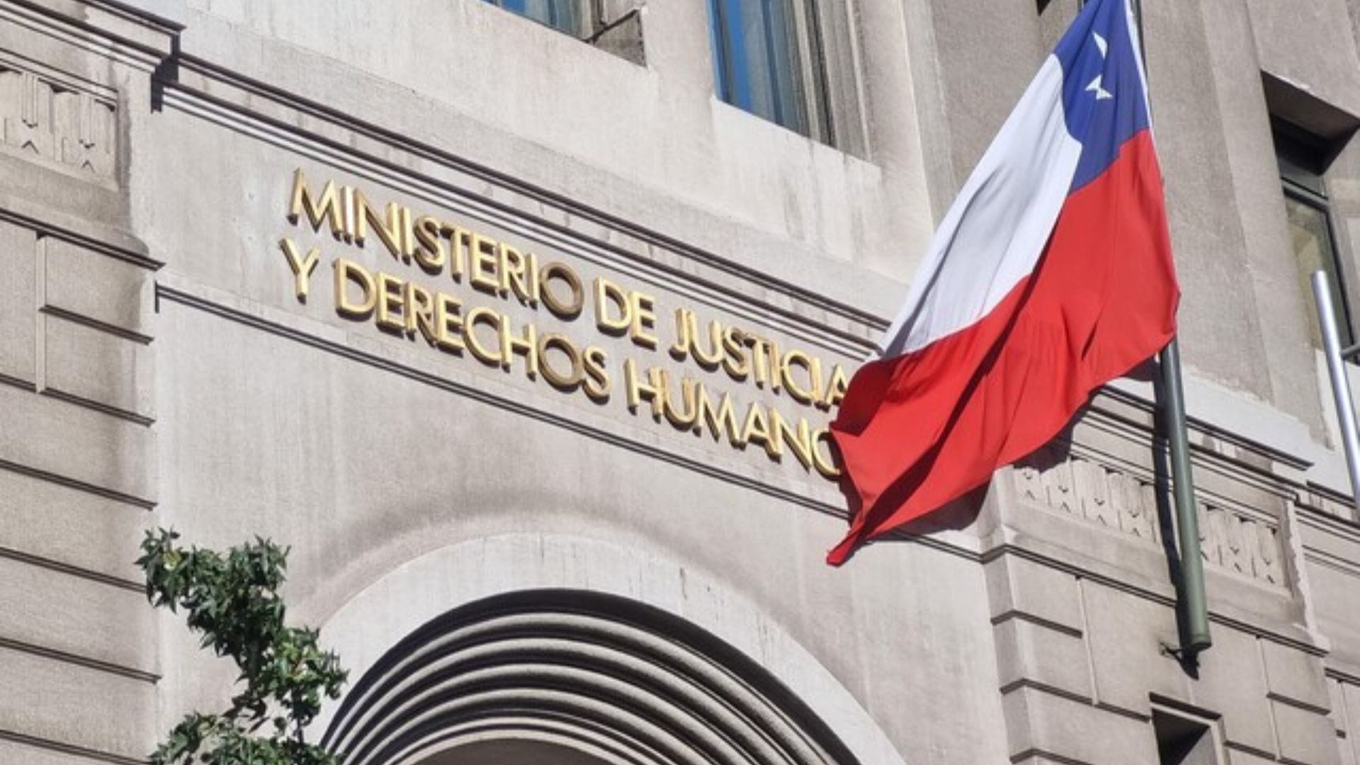 Dan detalles tras hallazgo de restos óseos en oficinas del programa de DD.HH del Ministerio de Justicia