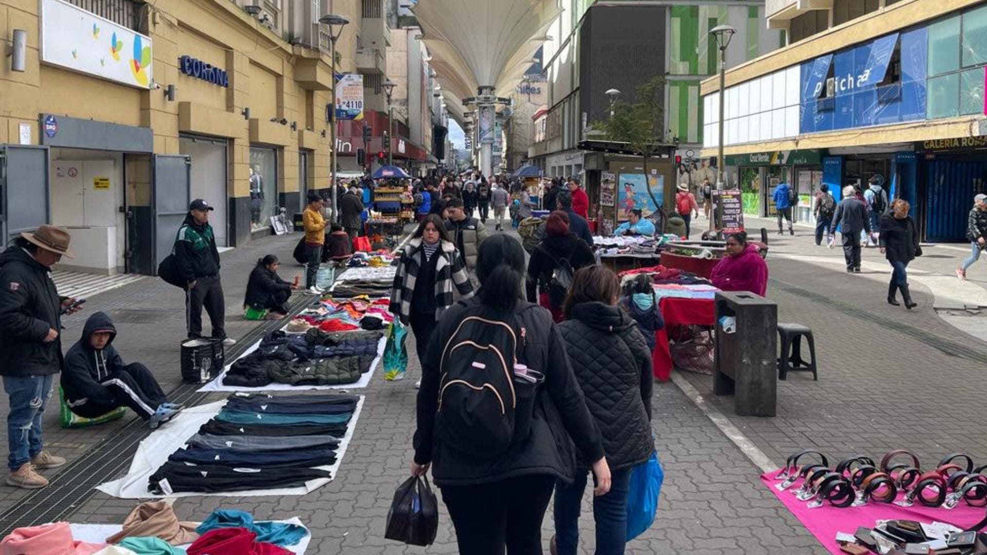 Editorial: Las mafias detrás del comercio ambulante
