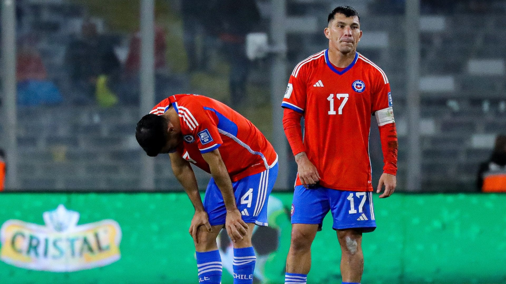 Eduardo Berizzo suma otro lío en La Roja: Gary Medel no estará ante Ecuador