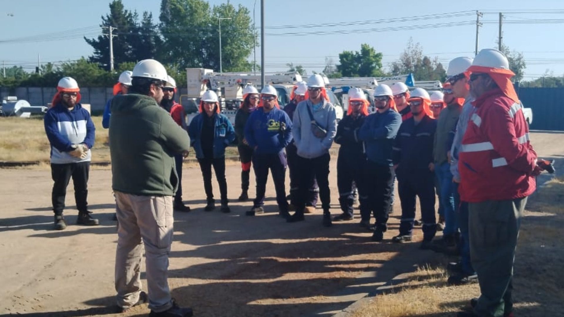 Fundación Chile Dual entregó reconocimiento a CGE por su aporte a la formación de jóvenes