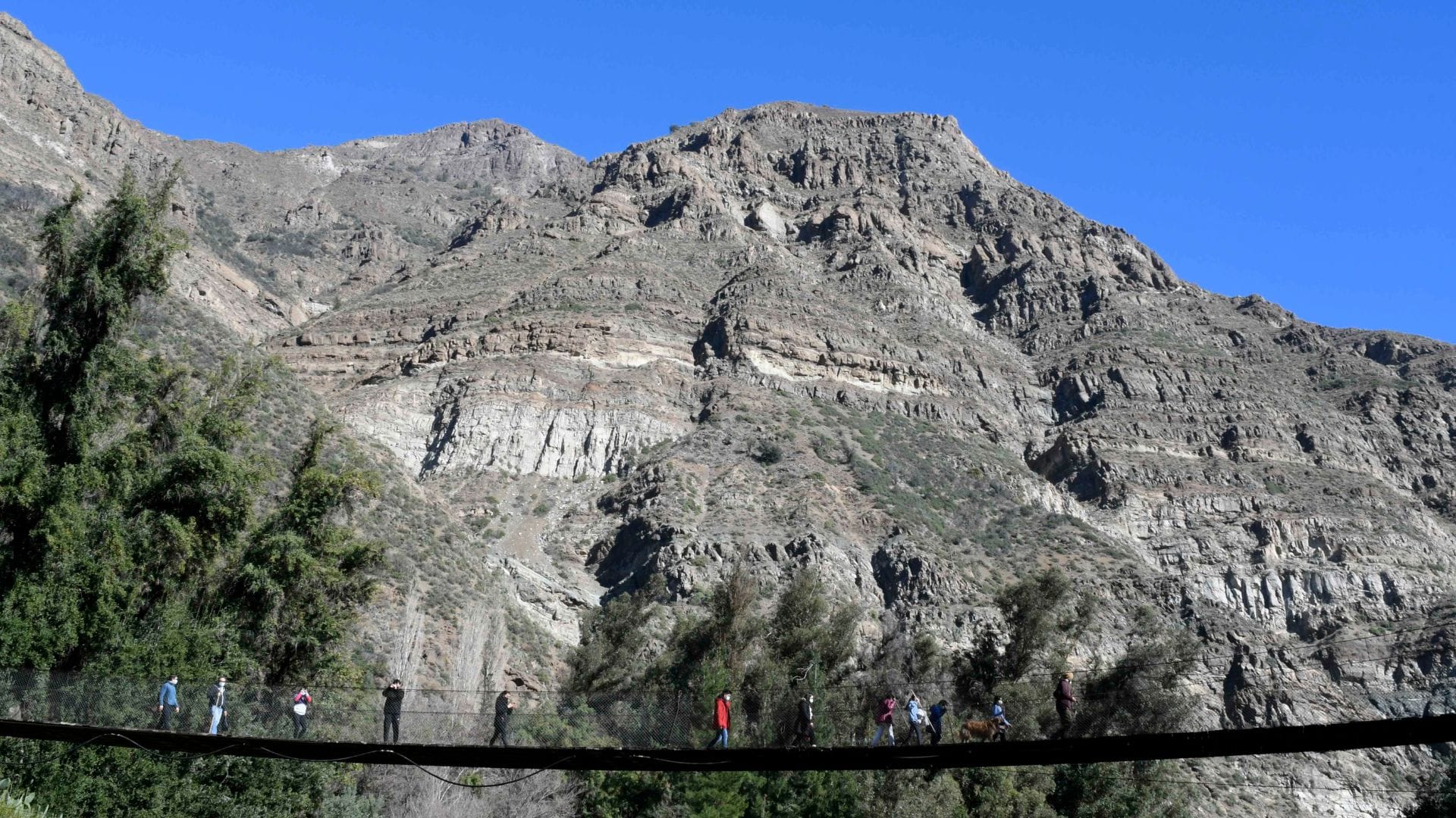 Mujer murió tras caer de tirolesa en Cajón del Maipo: Ocurrió cuando realizaba trekking con amigos