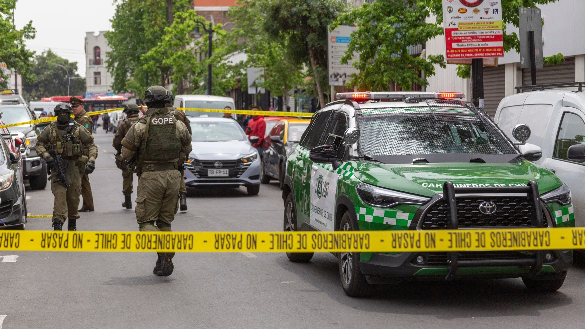 Vehículo chocó con patrulla policial tras persecución en San Bernardo: Colisión dejó dos carabineros lesionados