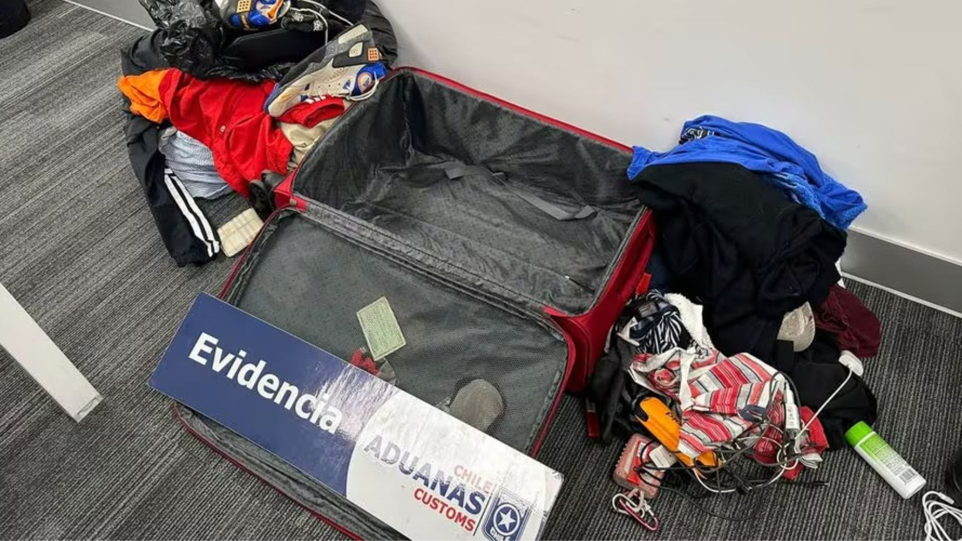 8 kilos de éxtasis fueron incautados por personal de Aduanas en Aeropuerto de Santiago