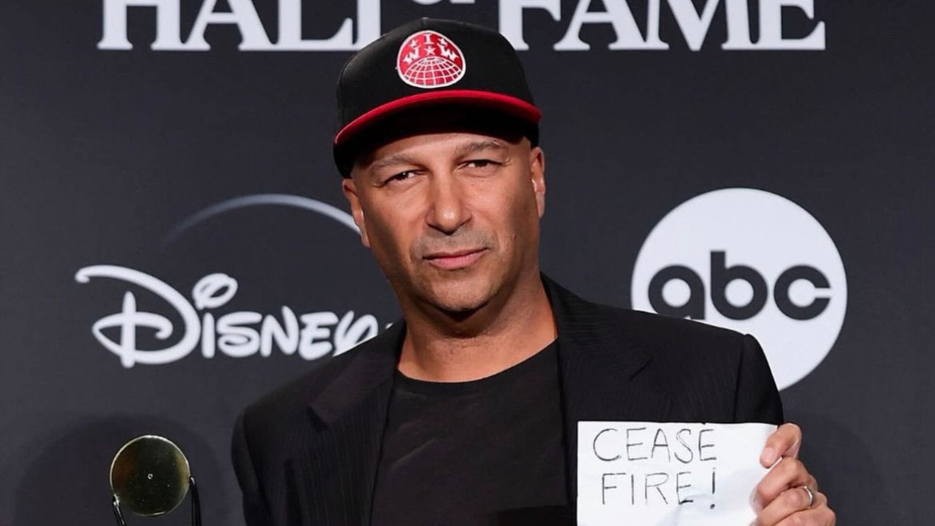 Tom Morello citó a Allende y mencionó al Presidente Boric en el Salón de la Fama del Rock & Roll