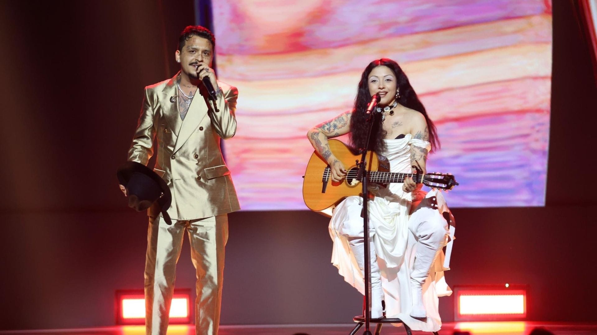 Latin Grammy 2023: El tributo de Mon Laferte que logró emocionar a Laura Pausini