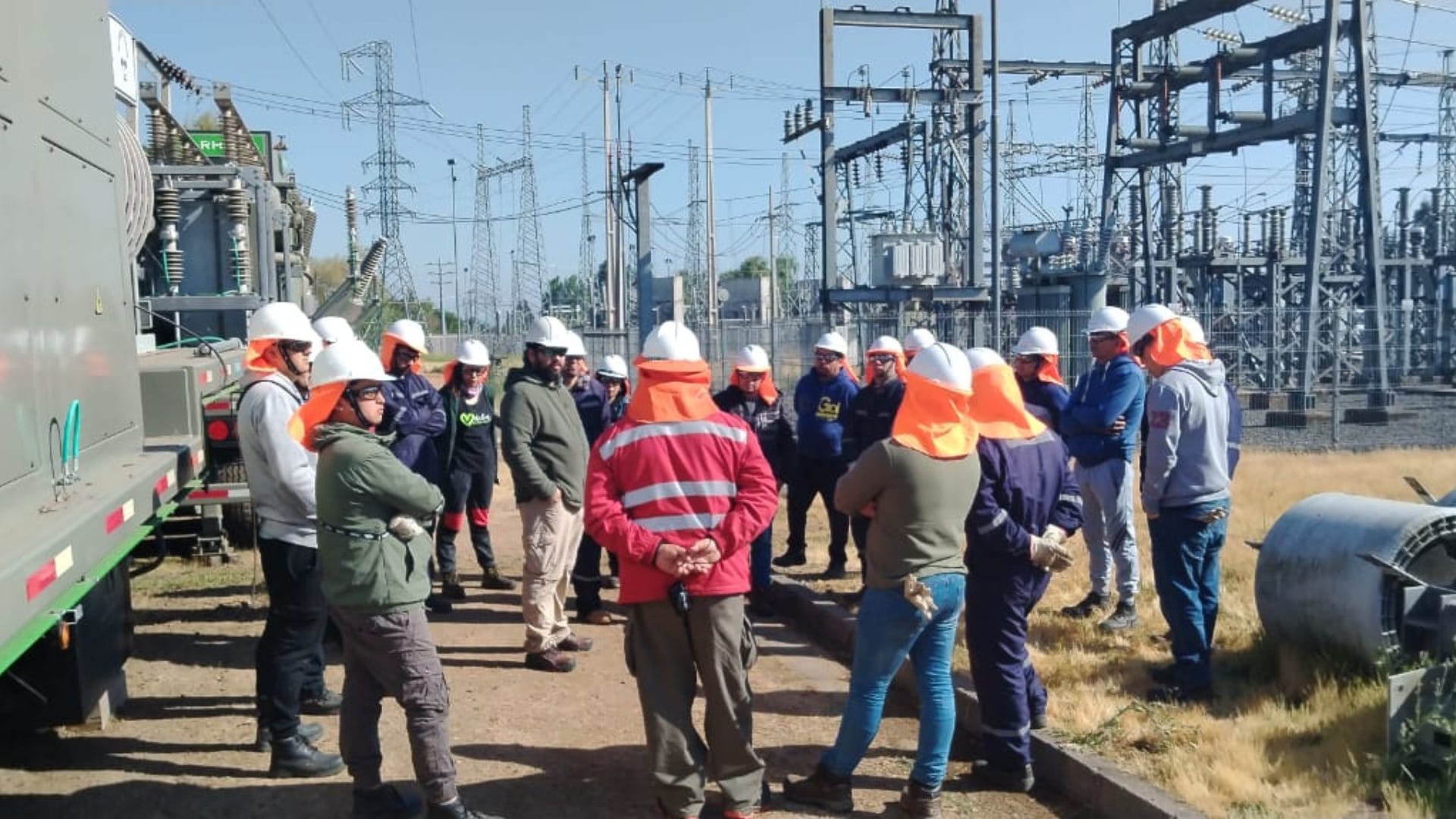CGE impulsa proyecto piloto de formación de electricistas linieros