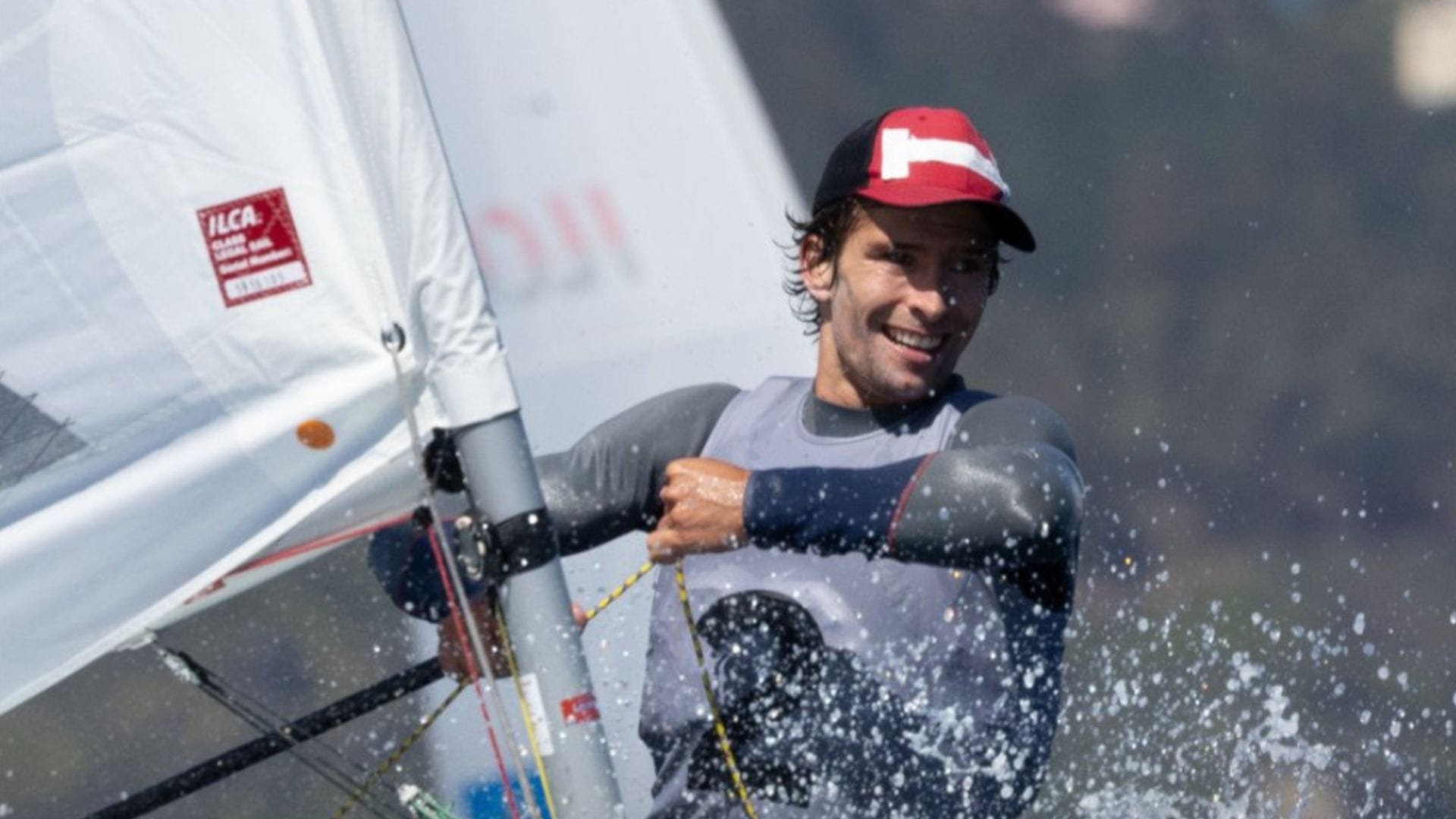 Medalla que da paso a Paris 2024: Clemente Seguel se lució en la vela y logró clasificar a los JJOO