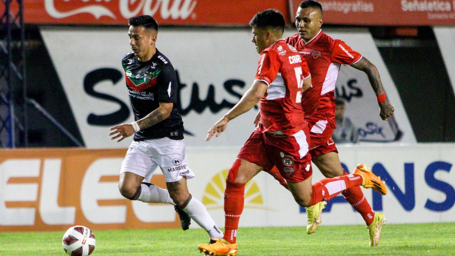 Palestino estuvo a nada de llevarse la victoria pero un gol agónico le dio el empate a Ñublense