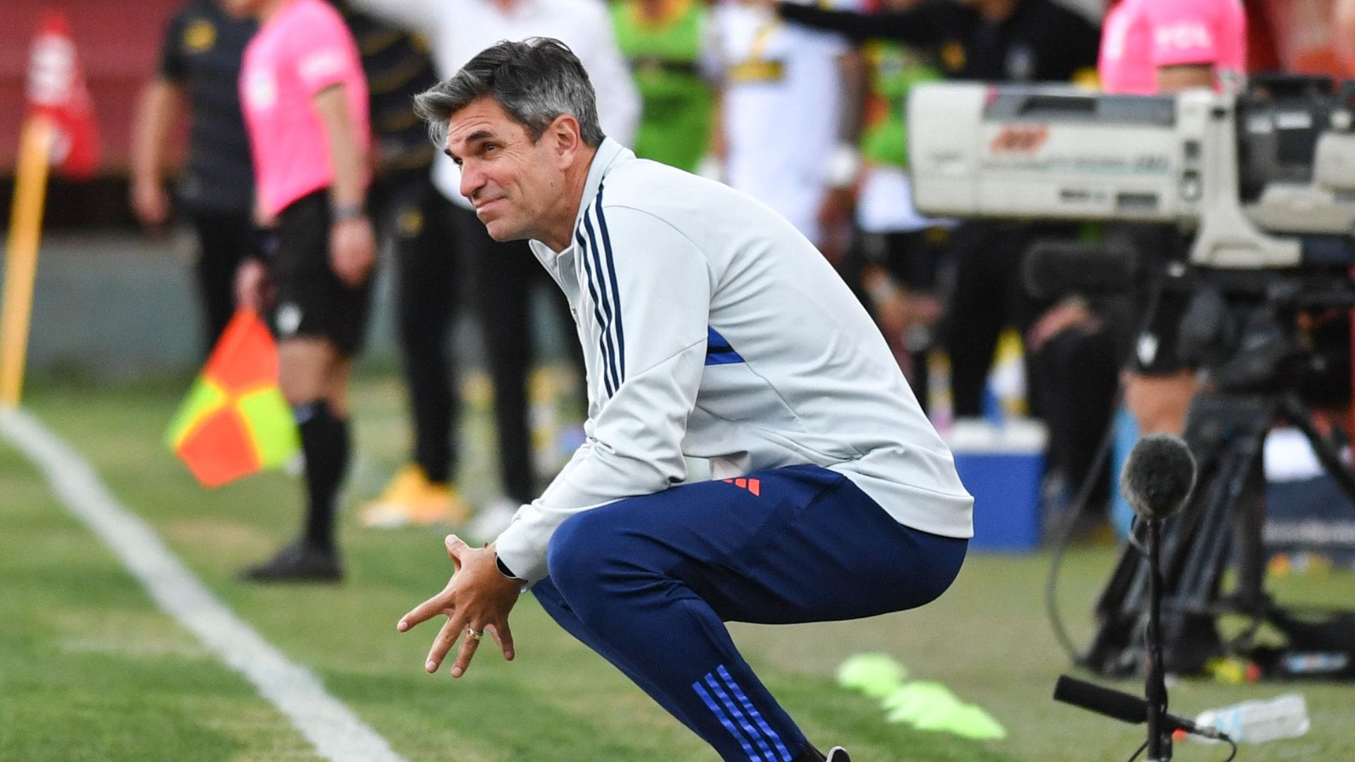 Mauricio Pellegrino destacó el funcionamiento de la U y cuestionó el arbitraje tras la derrota