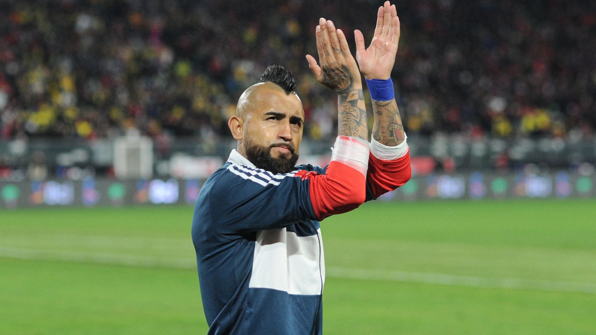 Arturo Vidal se acerca a América de Cali y en Colombia ven como un sueño el fichaje del volante