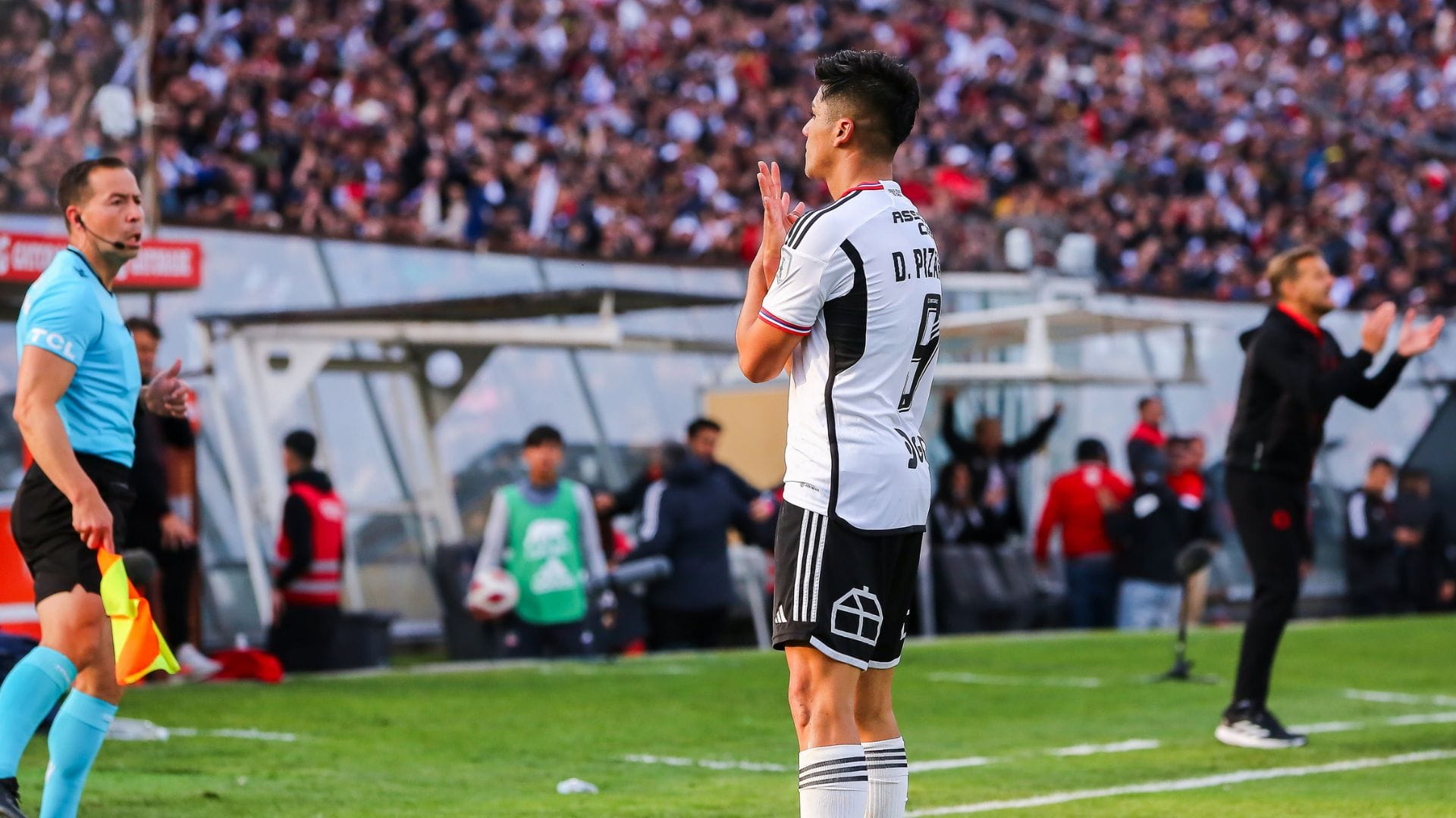 Damián Pizarro desató la polémica tras celebrar un gol haciendo referencia a Jordhy Thompson