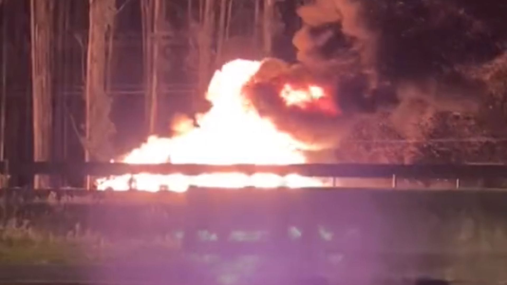 Camión que transportaba combustible se incendia en las cercanías del Peaje Las Maicas