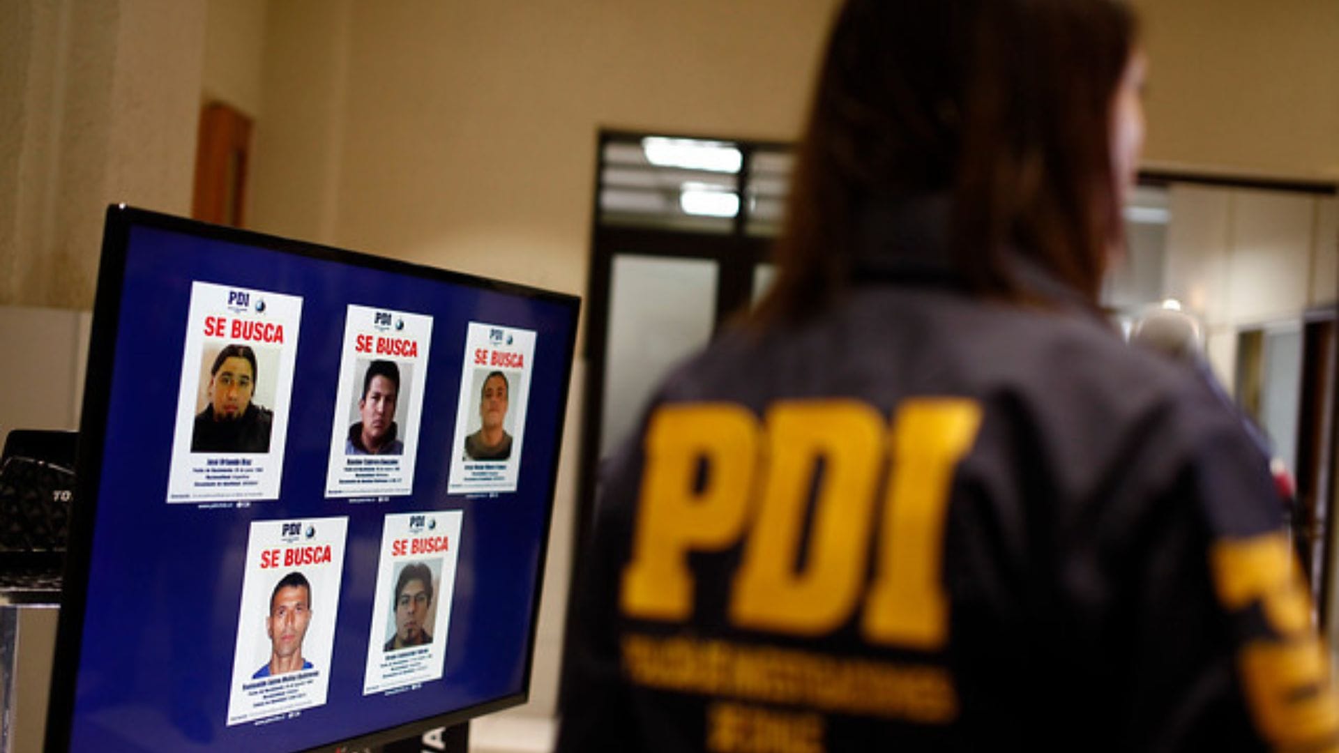 Detienen en Chile a uno de los diez hombres más buscados de Ecuador: Trabajaba como peluquero en Puente Alto