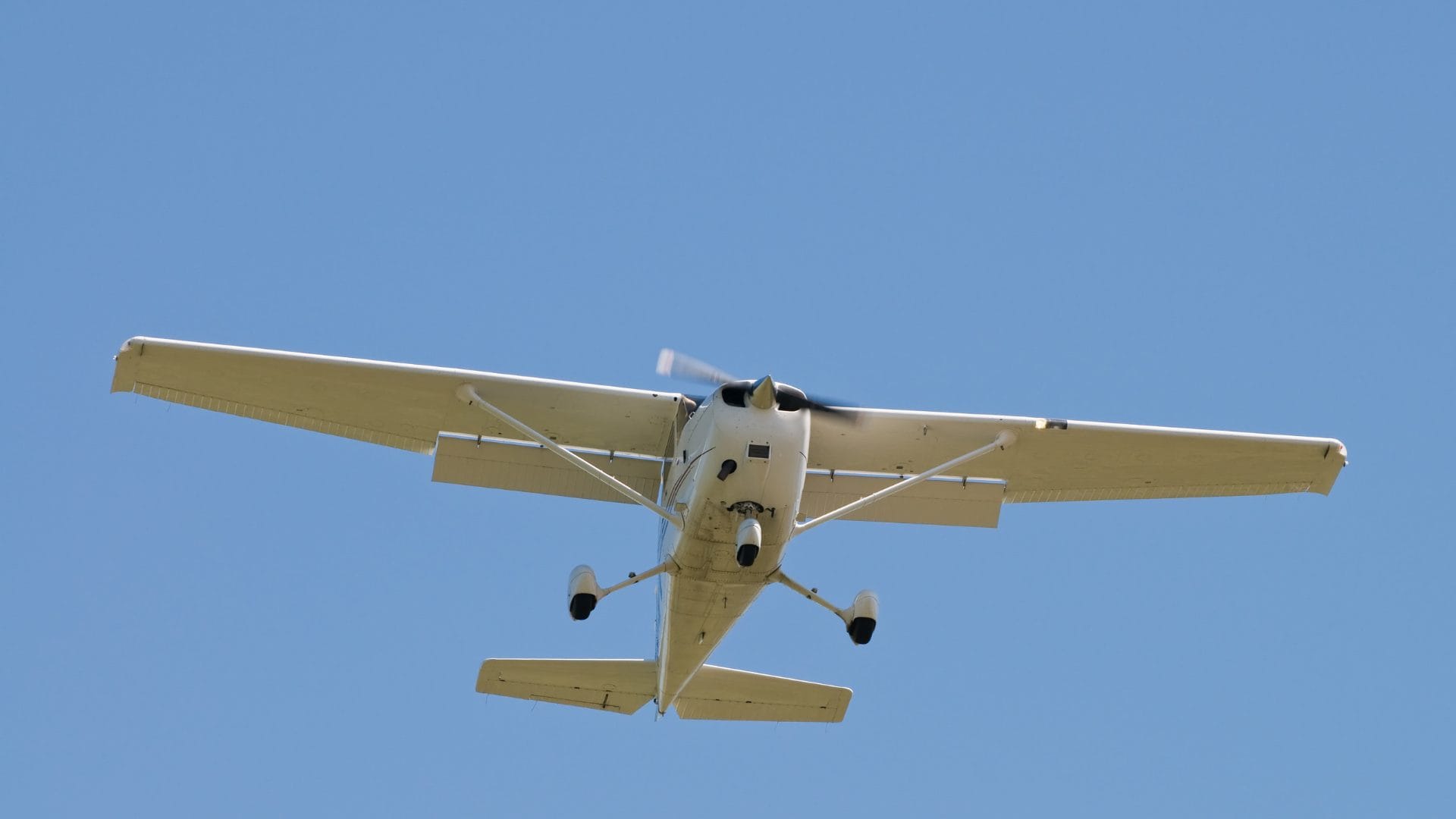 La misteriosa aeronave “particular” que circula durante las madrugadas por el Gran Concepción