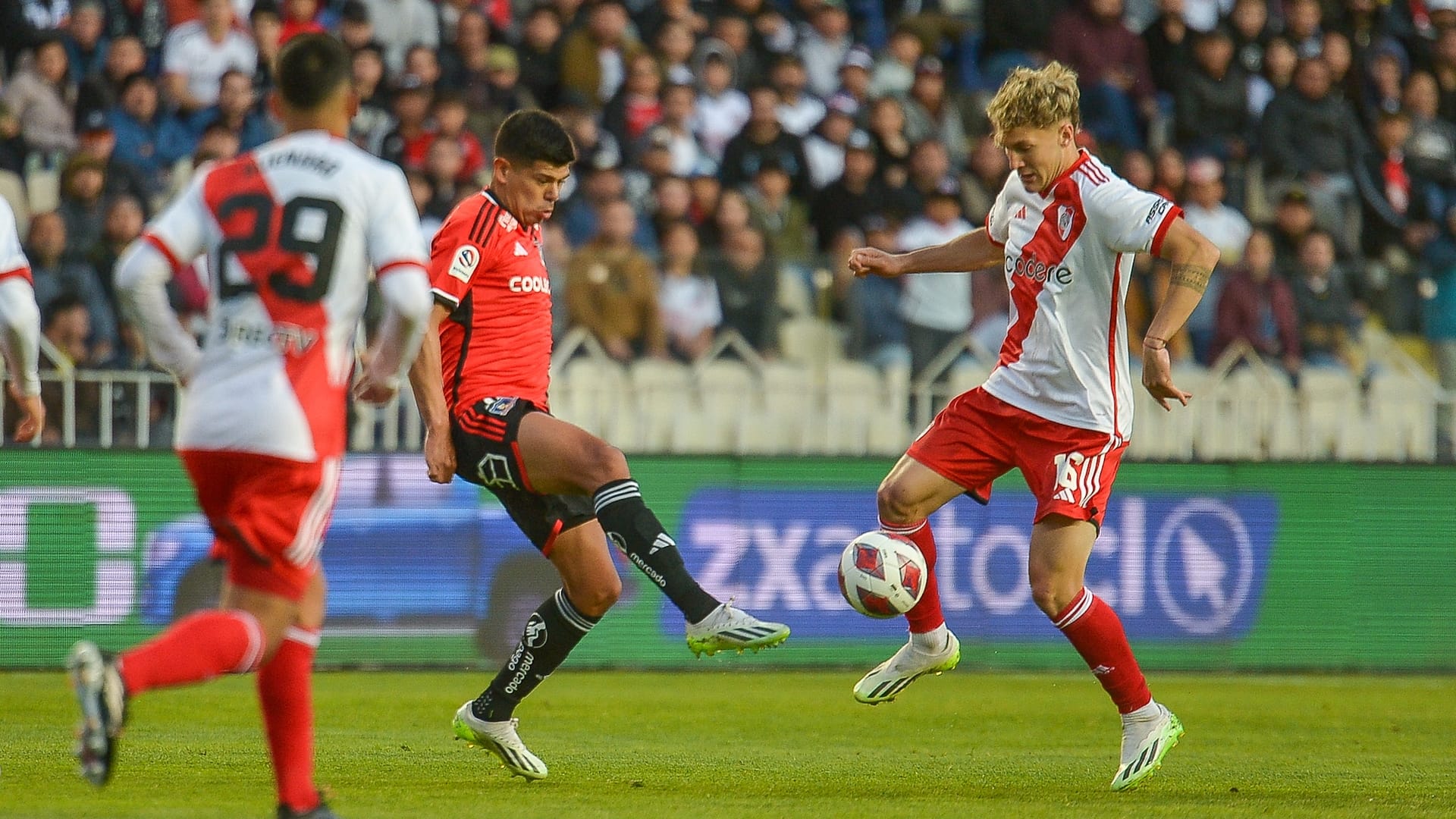 Colo Colo y River Plate protagonizaron un electrizante amistoso en Concepción